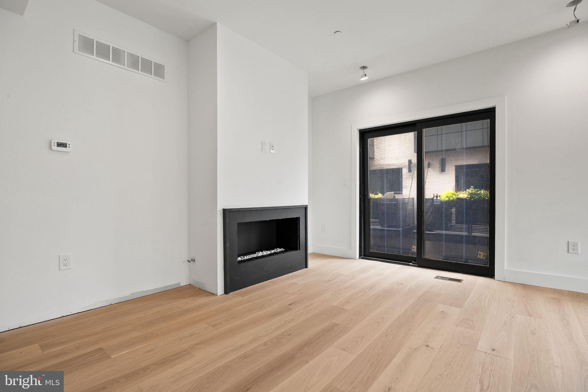 PASSYUNK SQUARE - Residential