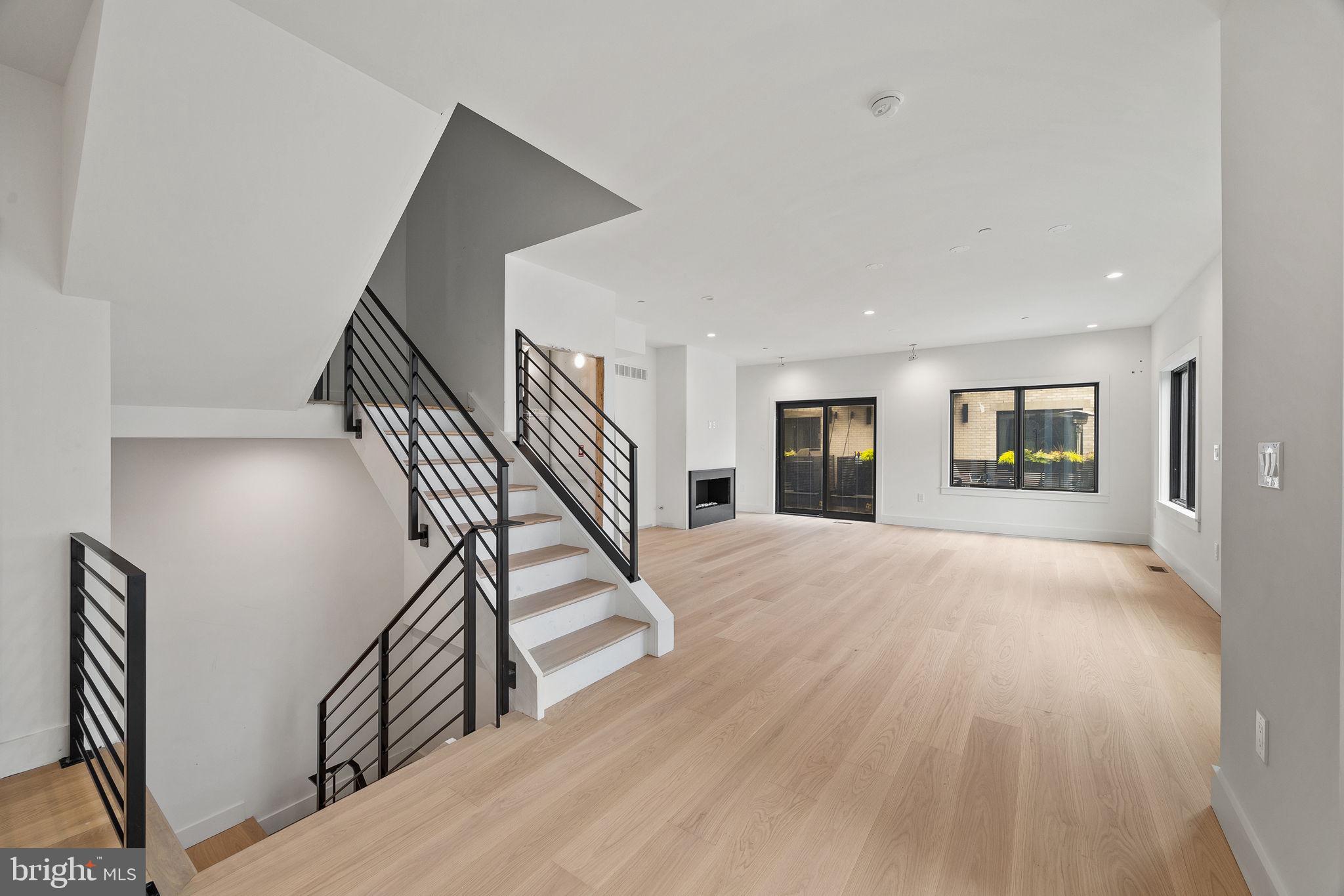 PASSYUNK SQUARE - Residential