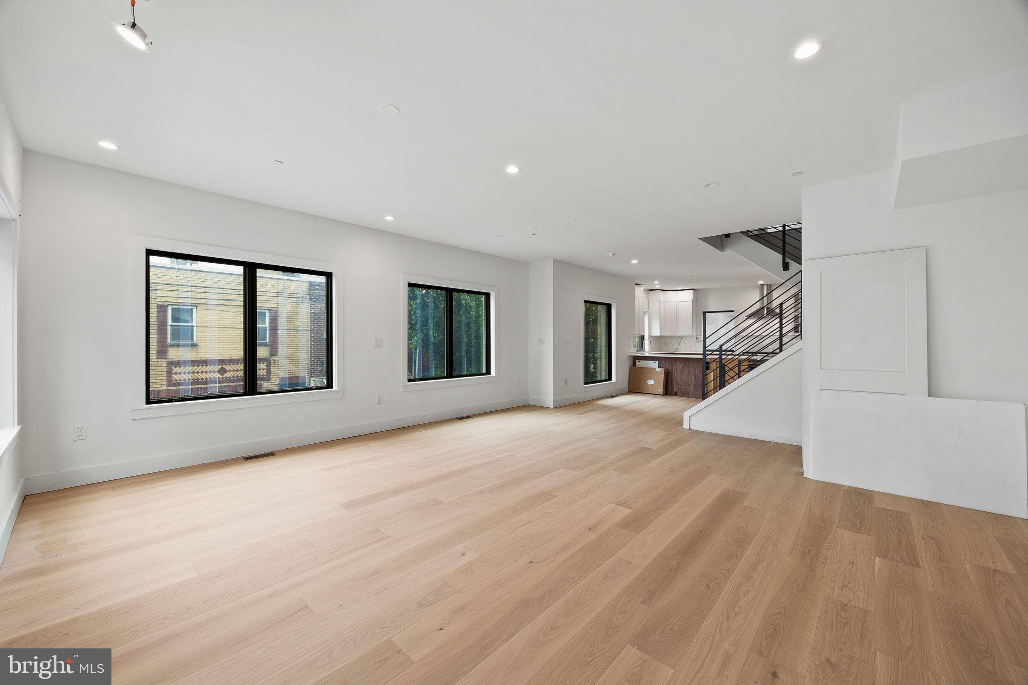 PASSYUNK SQUARE - Residential