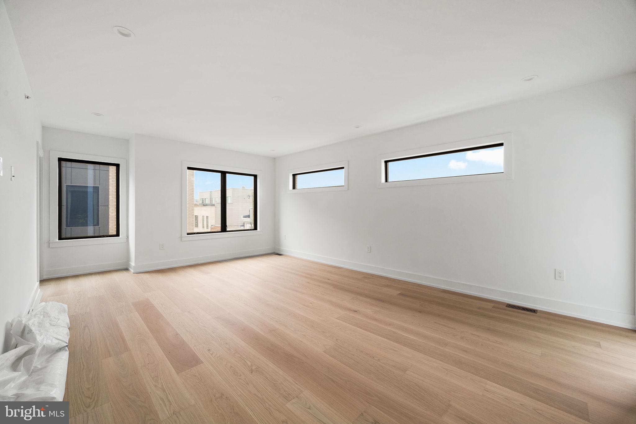 PASSYUNK SQUARE - Residential