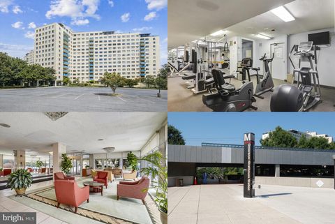 Photo of 10201 Grosvenor Place #1226, ROCKVILLE, MD 20852 (MLS # MDMC2208500)