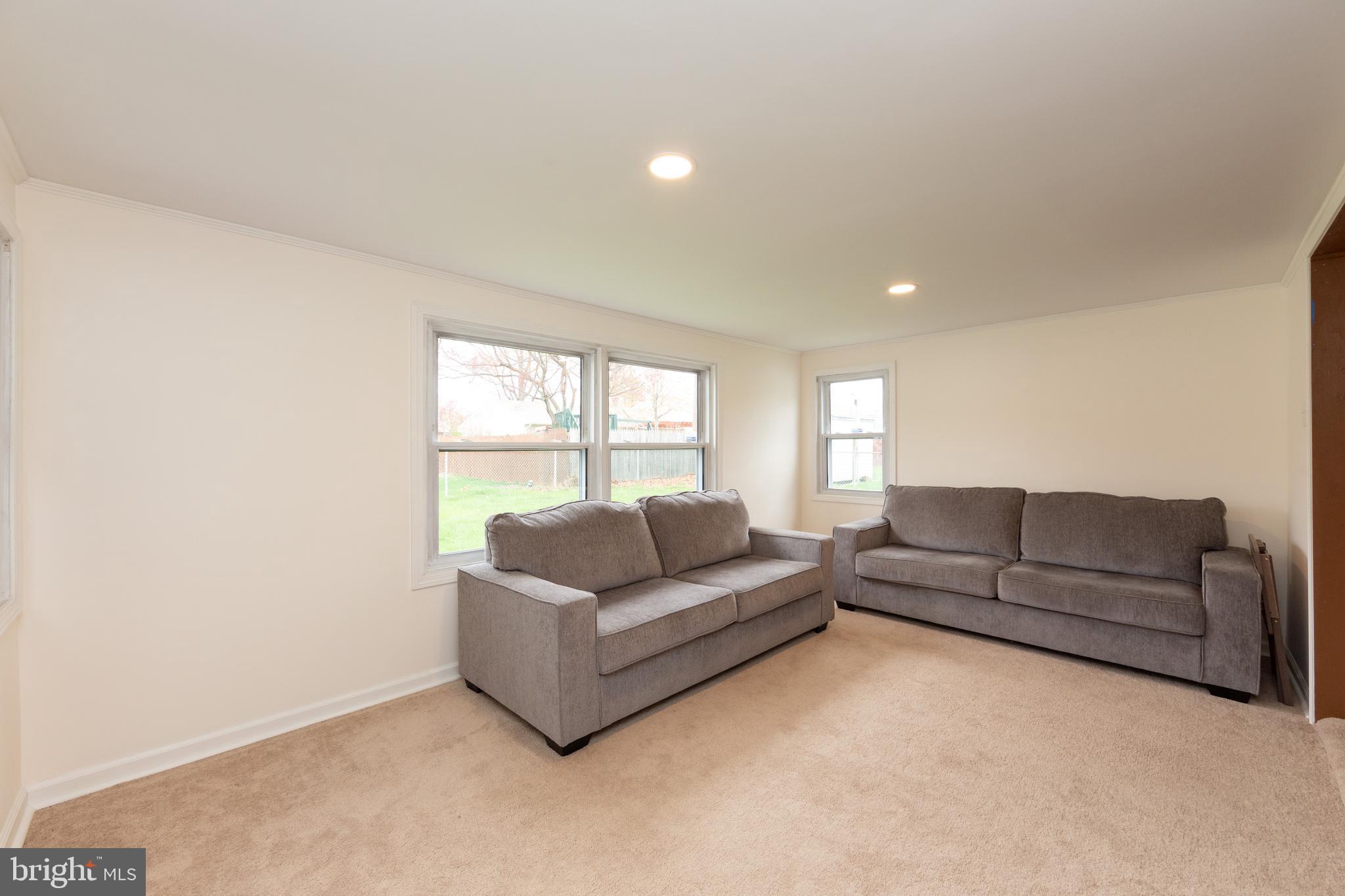 OAKTREE HOLLOW - Residential