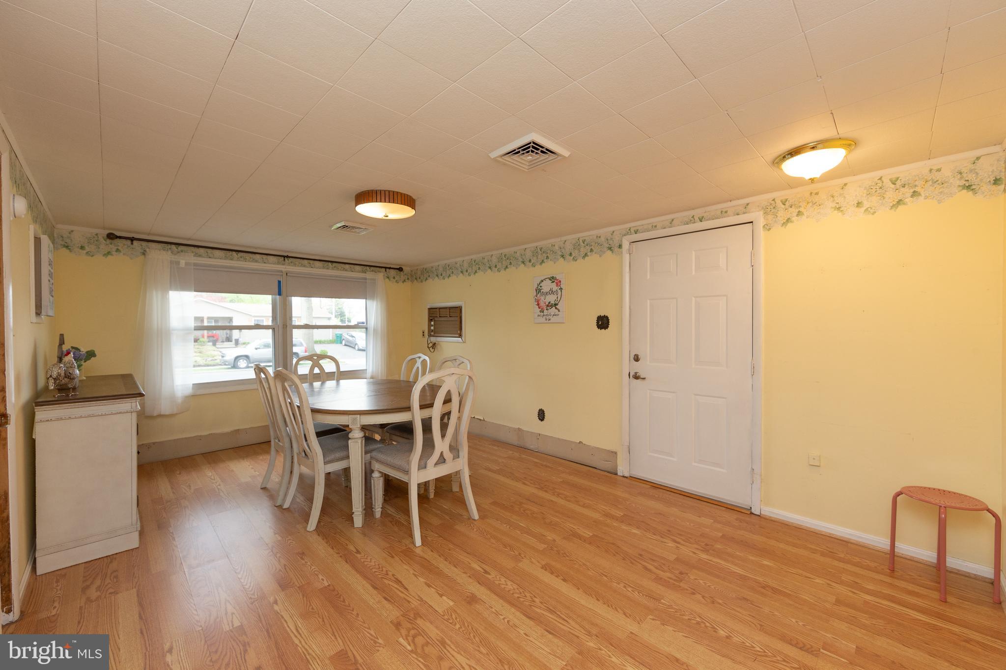 OAKTREE HOLLOW - Residential