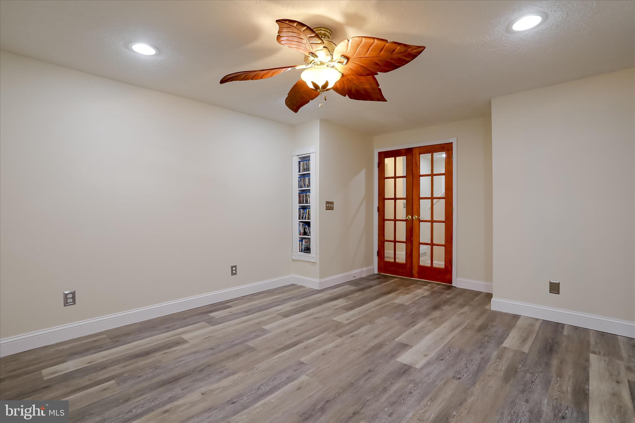 MOHR'S LANDING - Residential