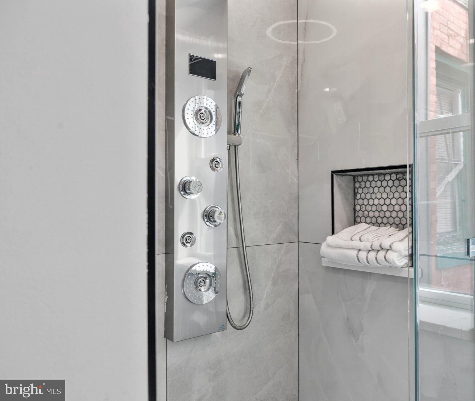 COBBS CREEK - Residential