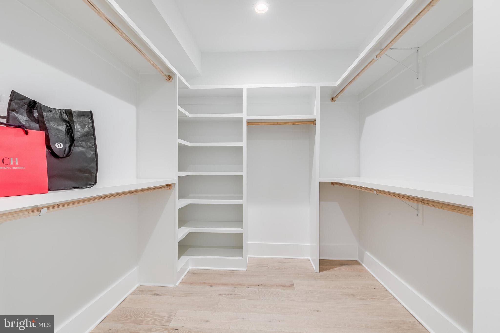 ADDISON HEIGHTS - Residential