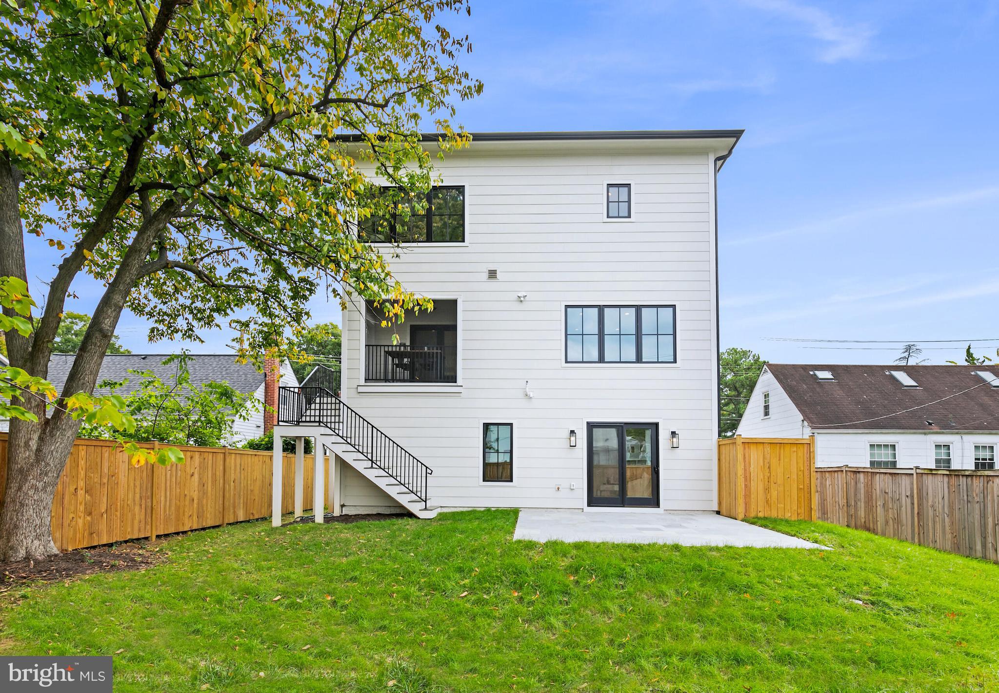 ADDISON HEIGHTS - Residential