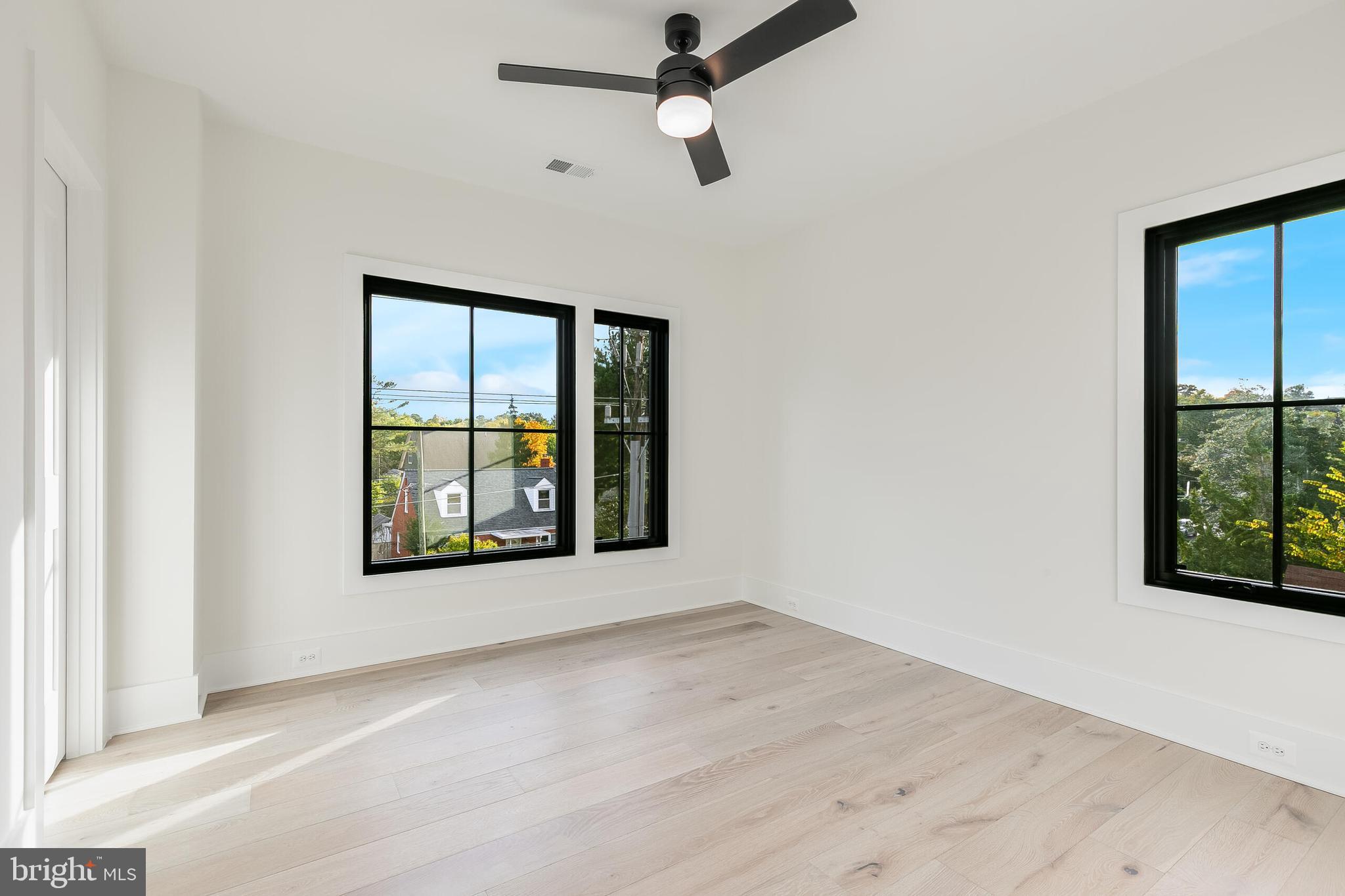 ADDISON HEIGHTS - Residential