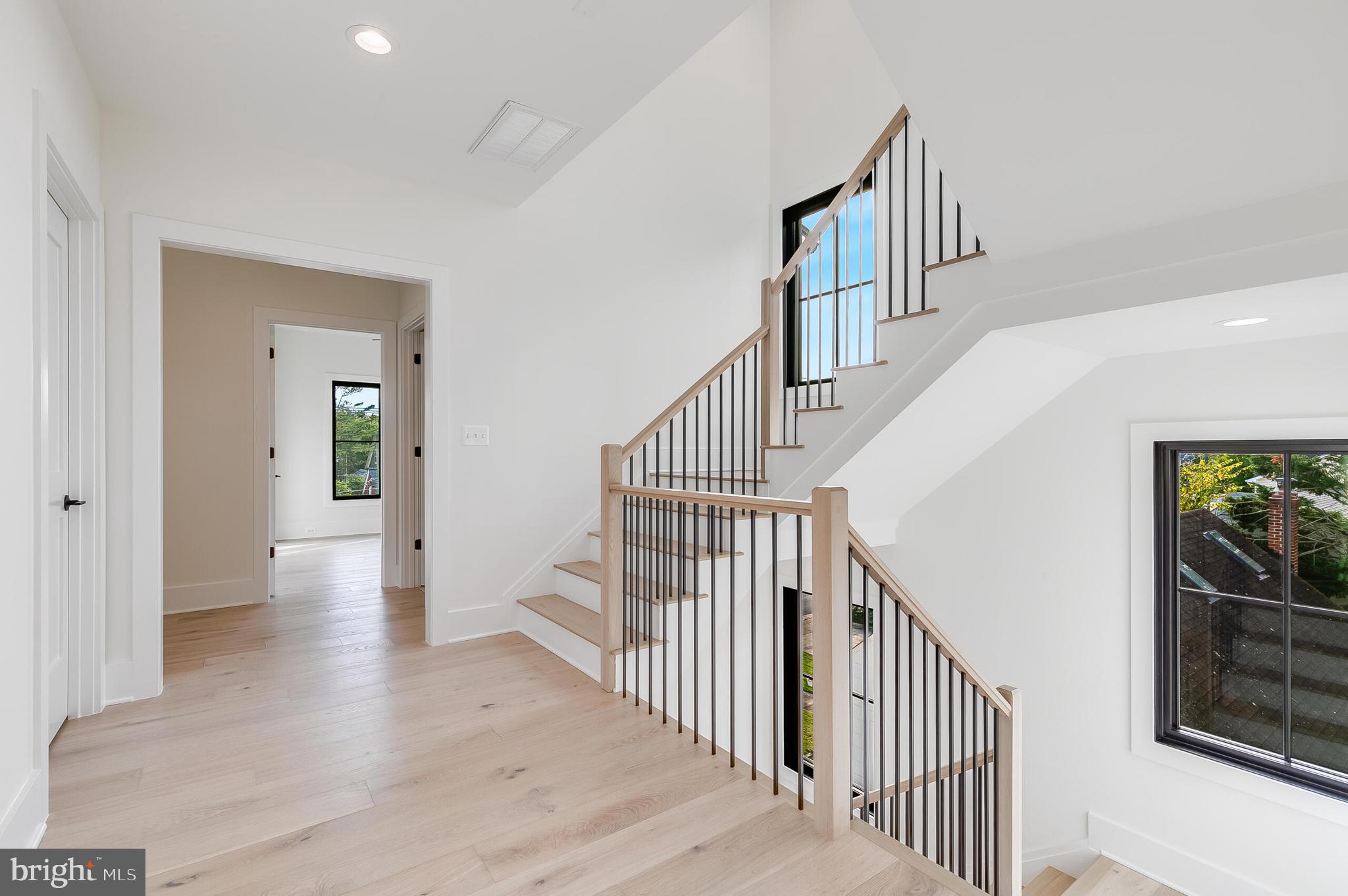 ADDISON HEIGHTS - Residential