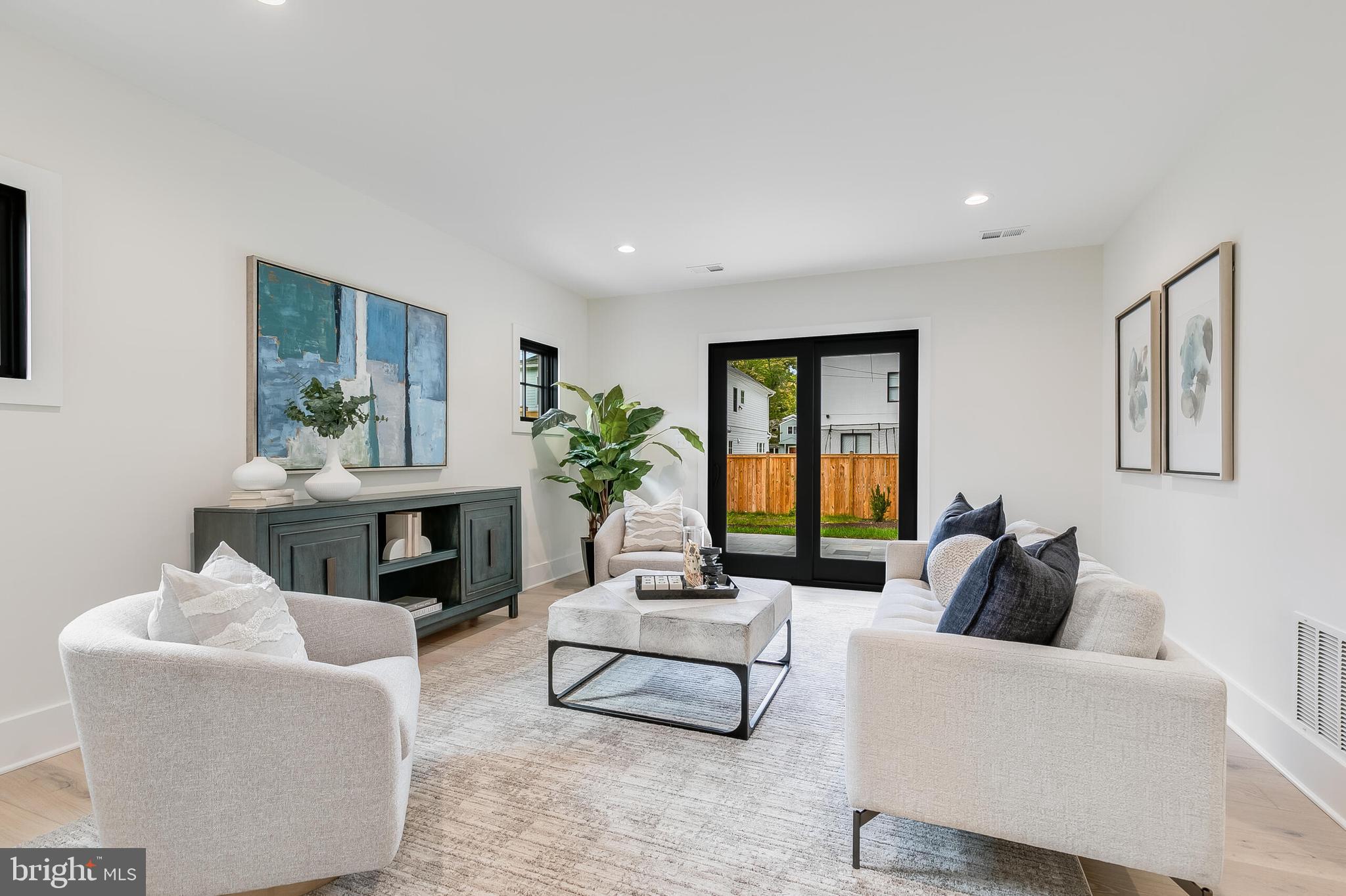 ADDISON HEIGHTS - Residential