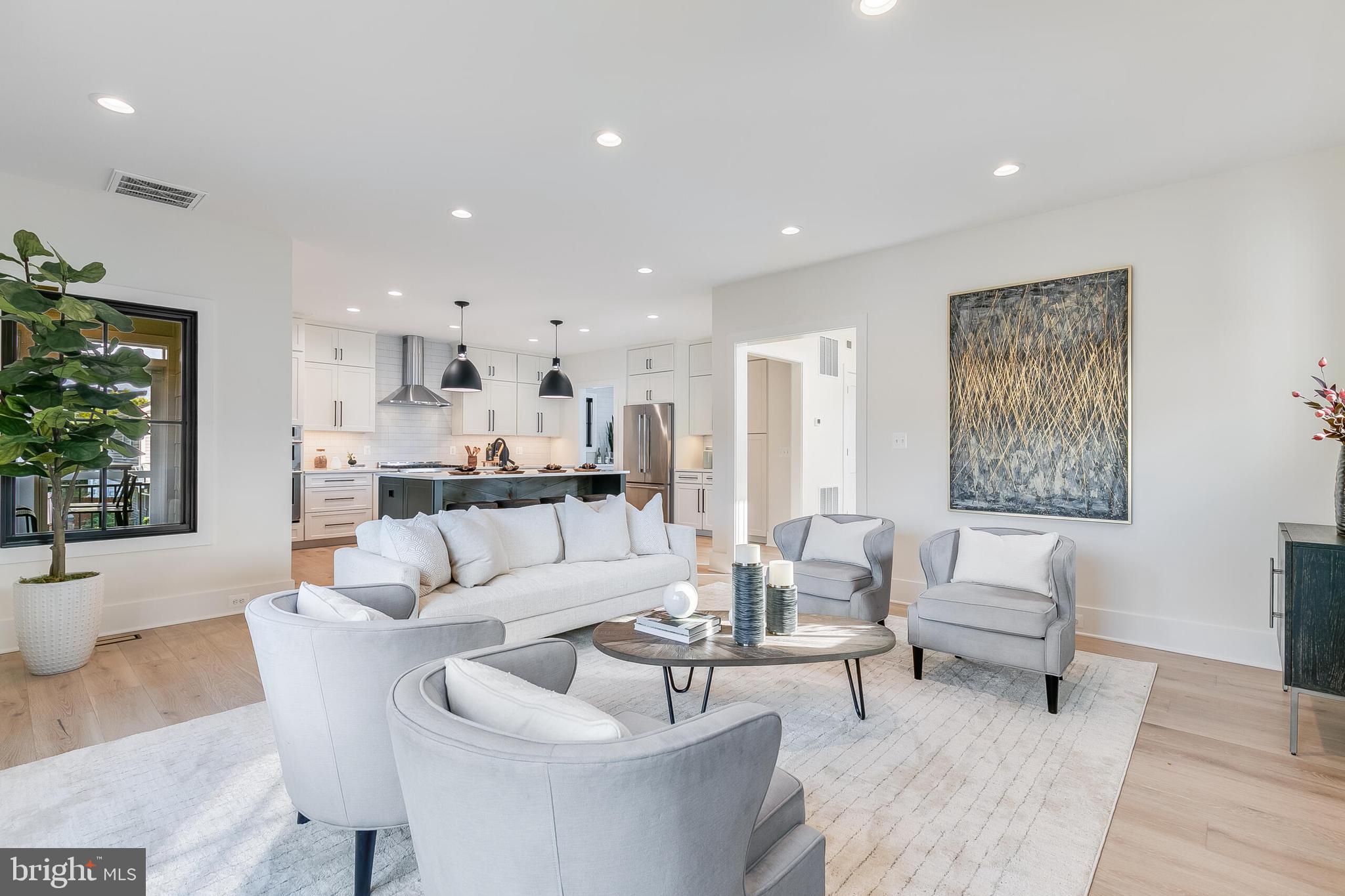 ADDISON HEIGHTS - Residential