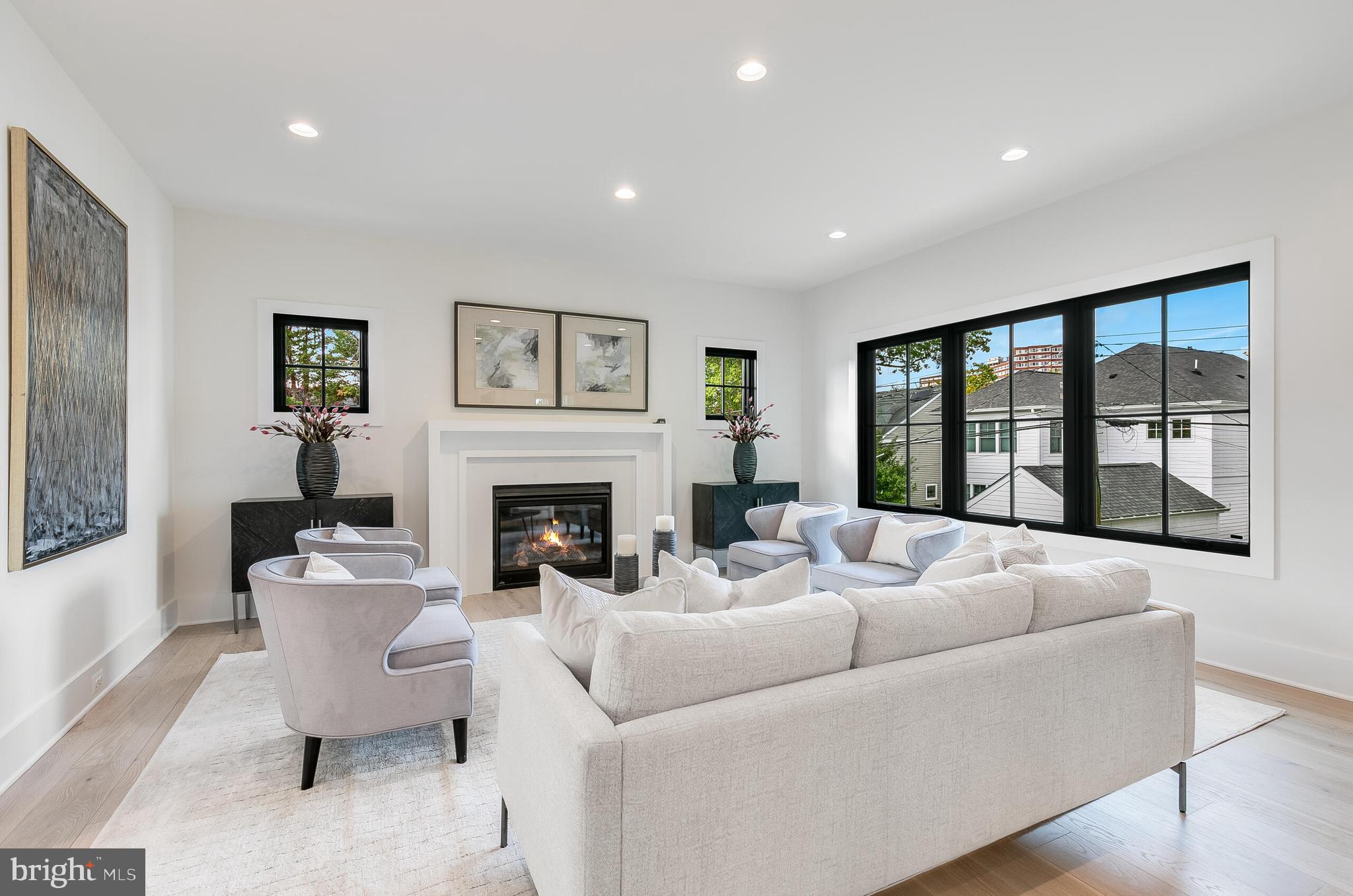 ADDISON HEIGHTS - Residential