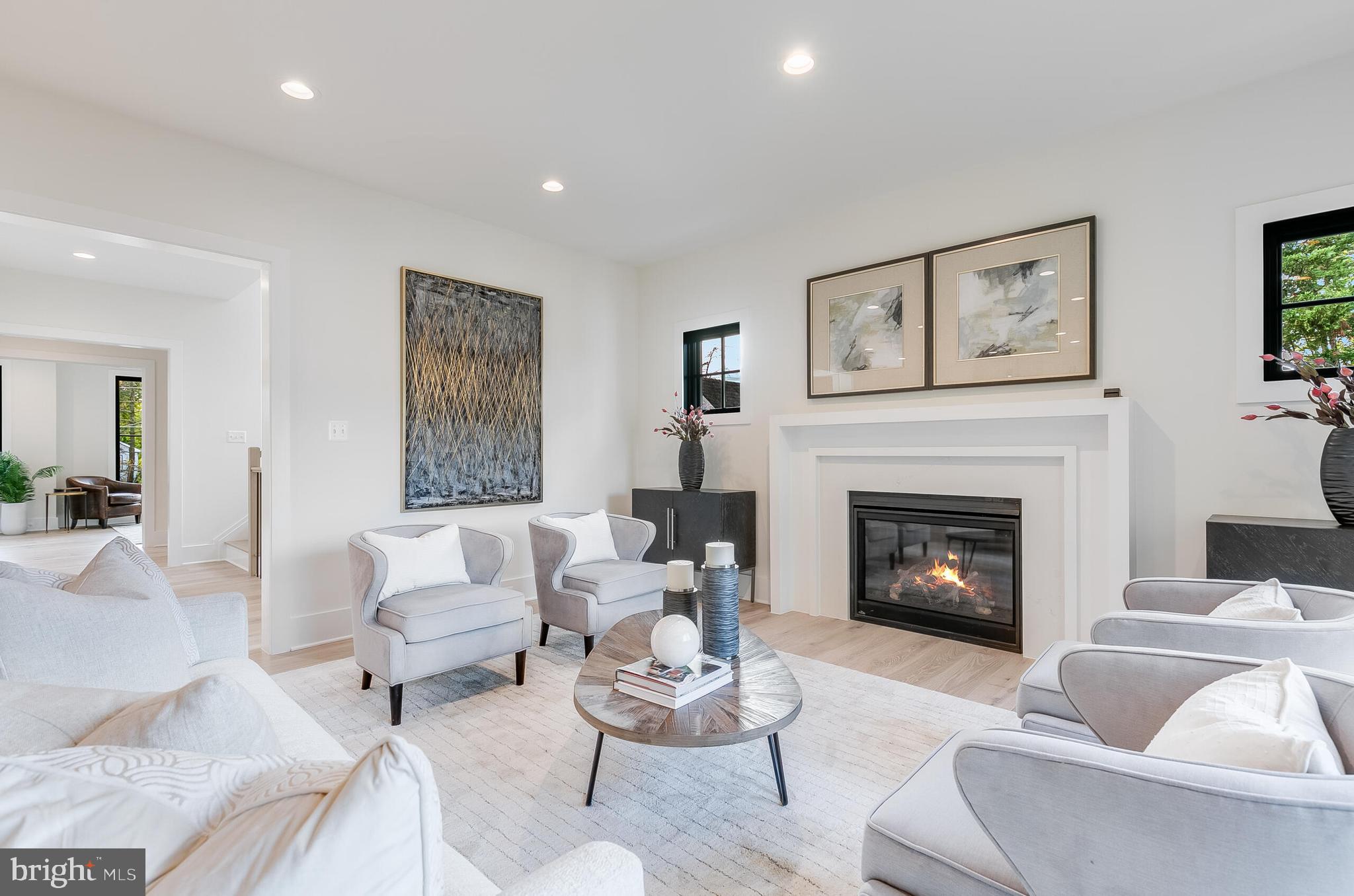 ADDISON HEIGHTS - Residential