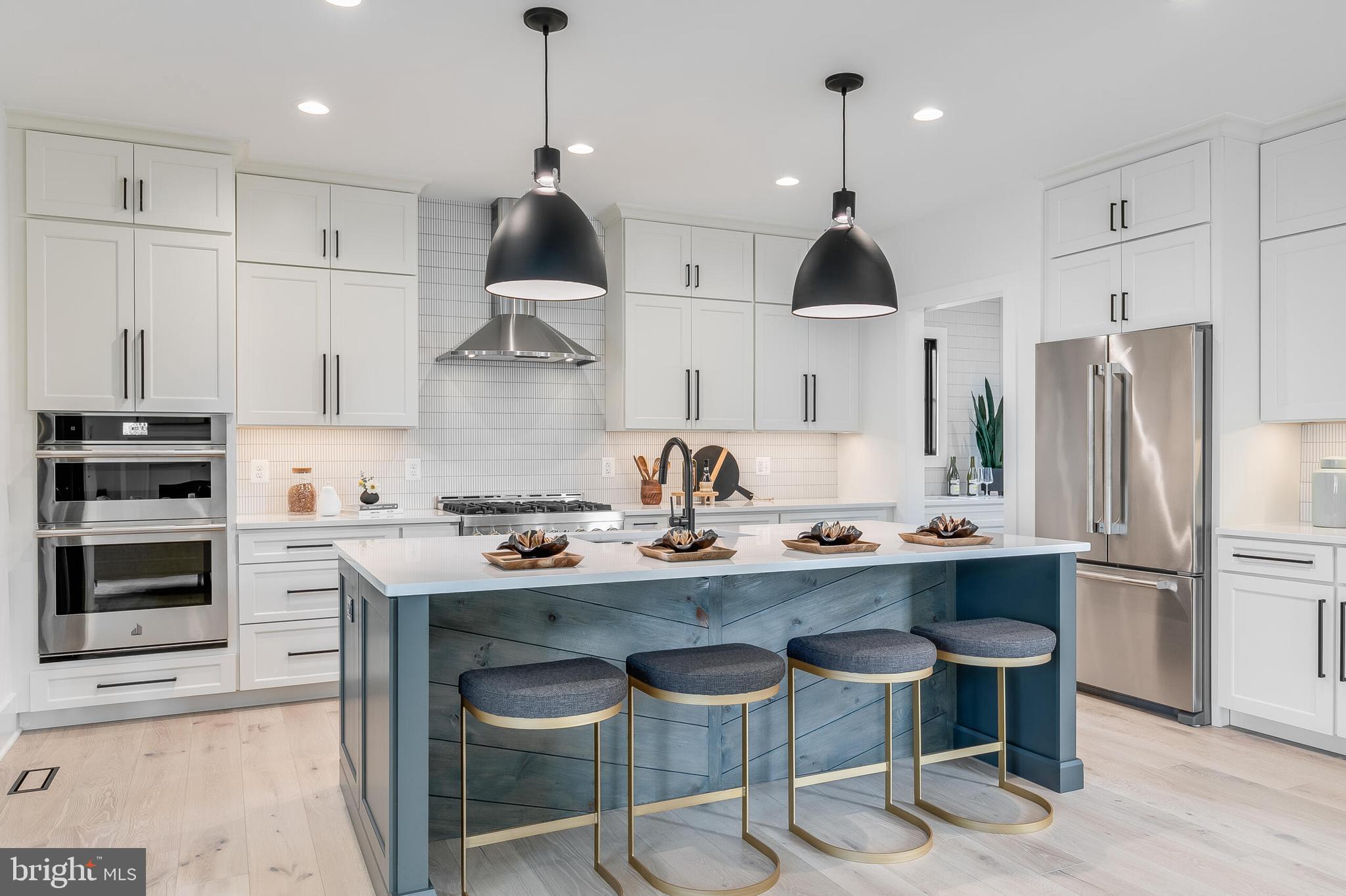 ADDISON HEIGHTS - Residential