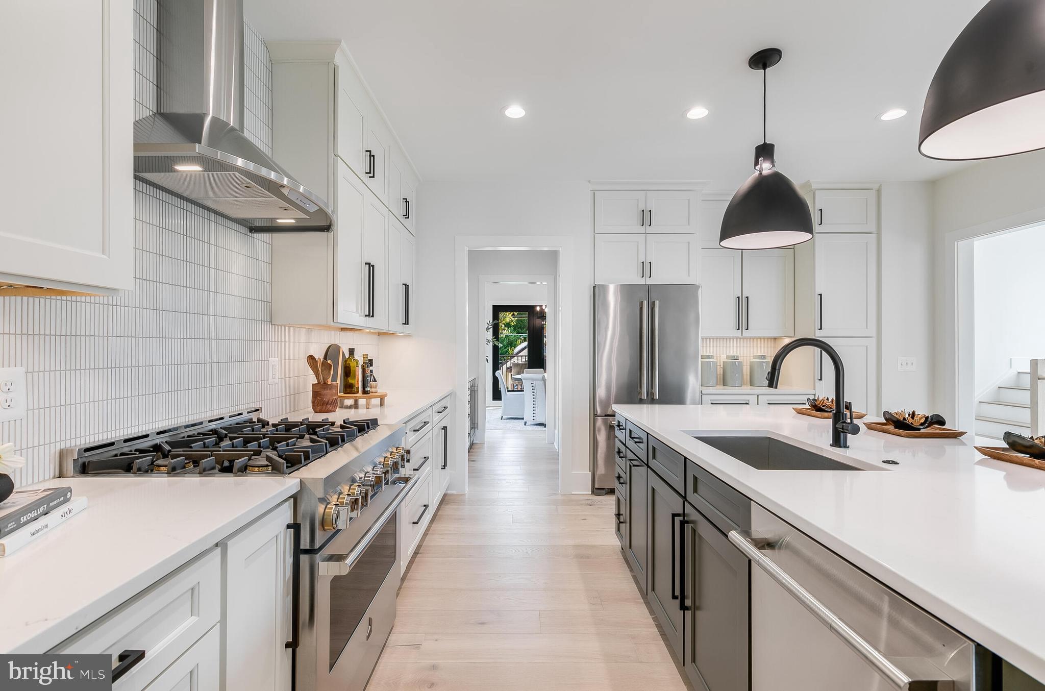 ADDISON HEIGHTS - Residential