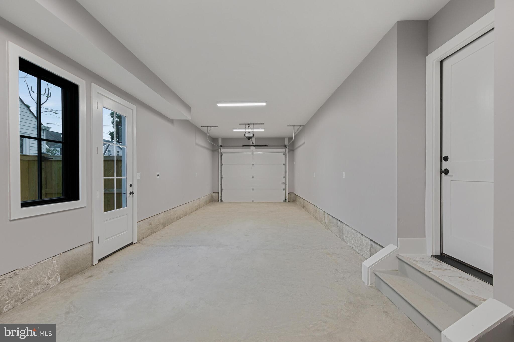 ADDISON HEIGHTS - Residential