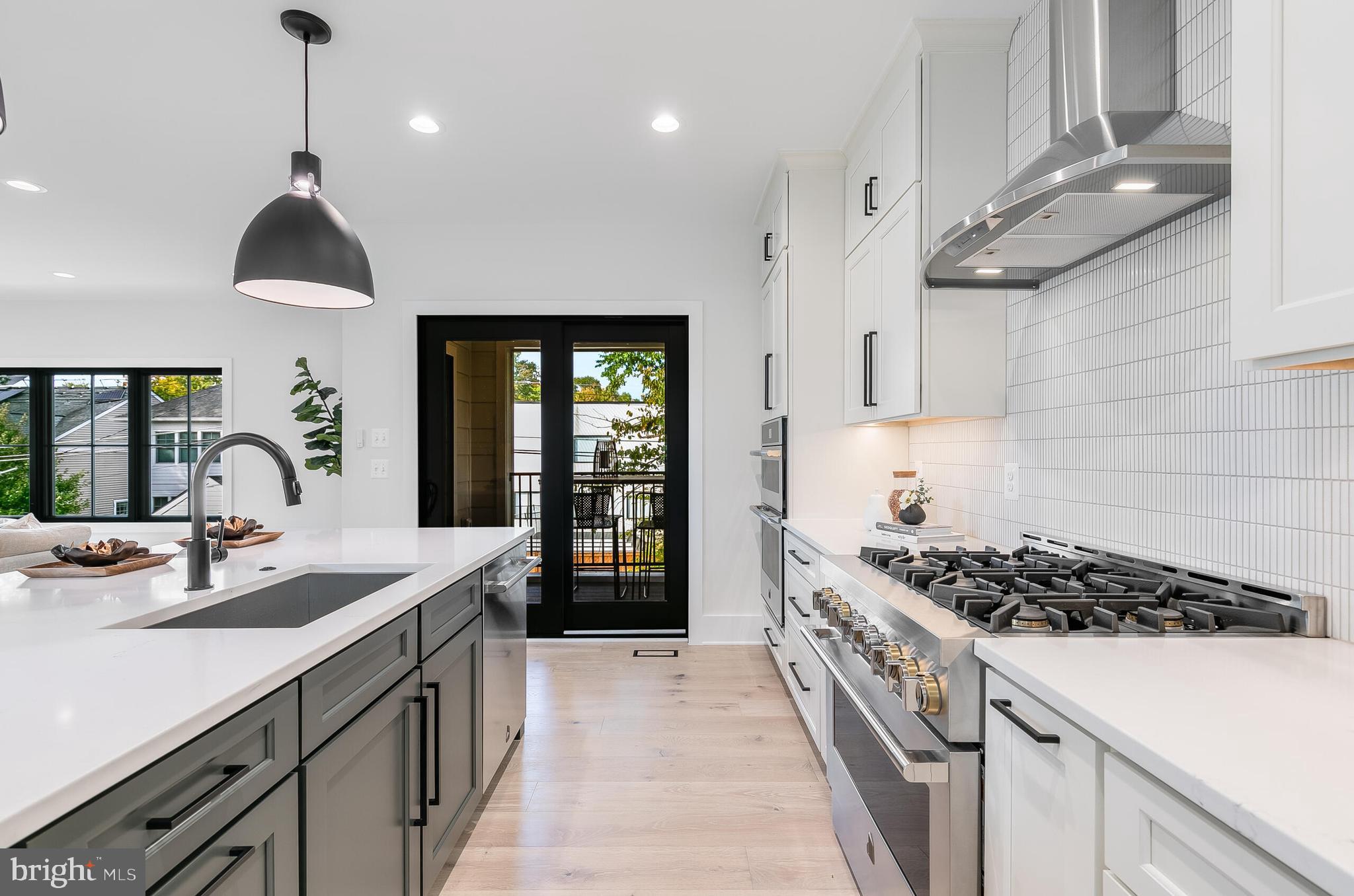 ADDISON HEIGHTS - Residential