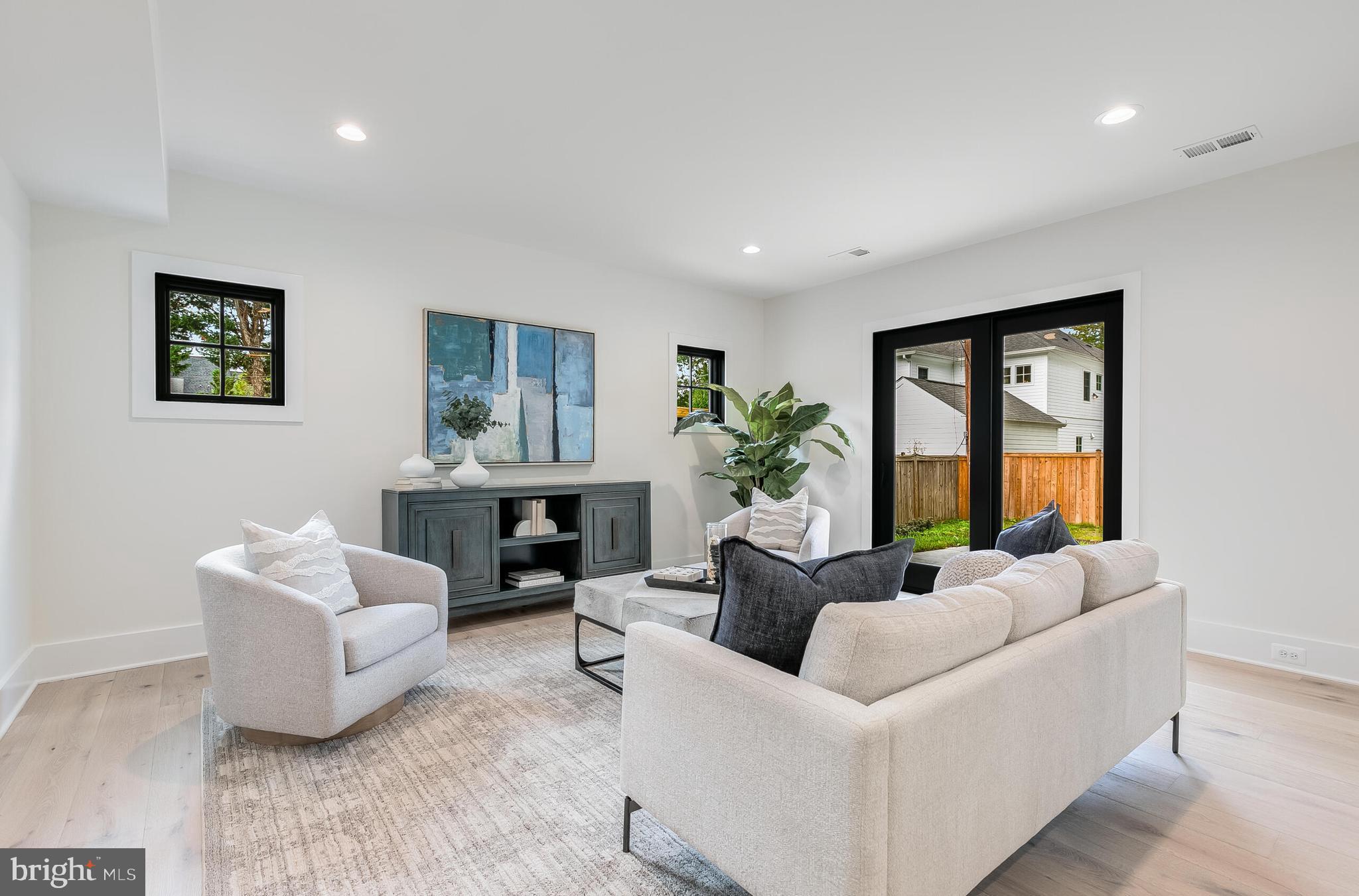 ADDISON HEIGHTS - Residential