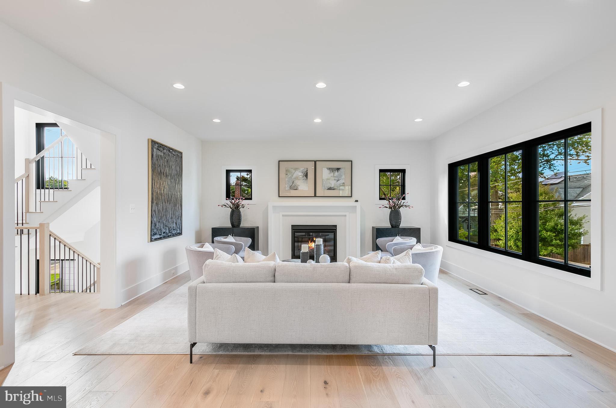 ADDISON HEIGHTS - Residential