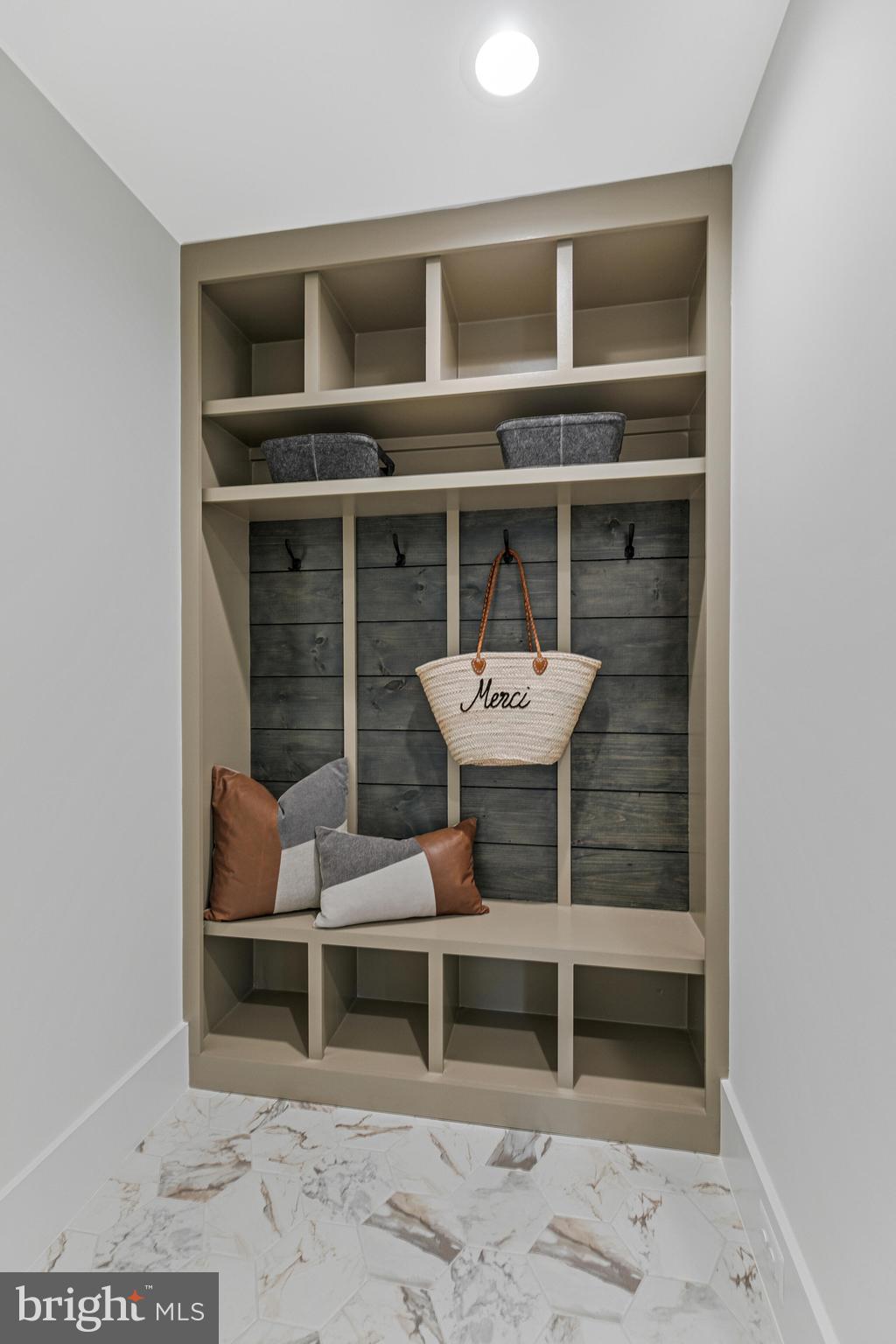 ADDISON HEIGHTS - Residential