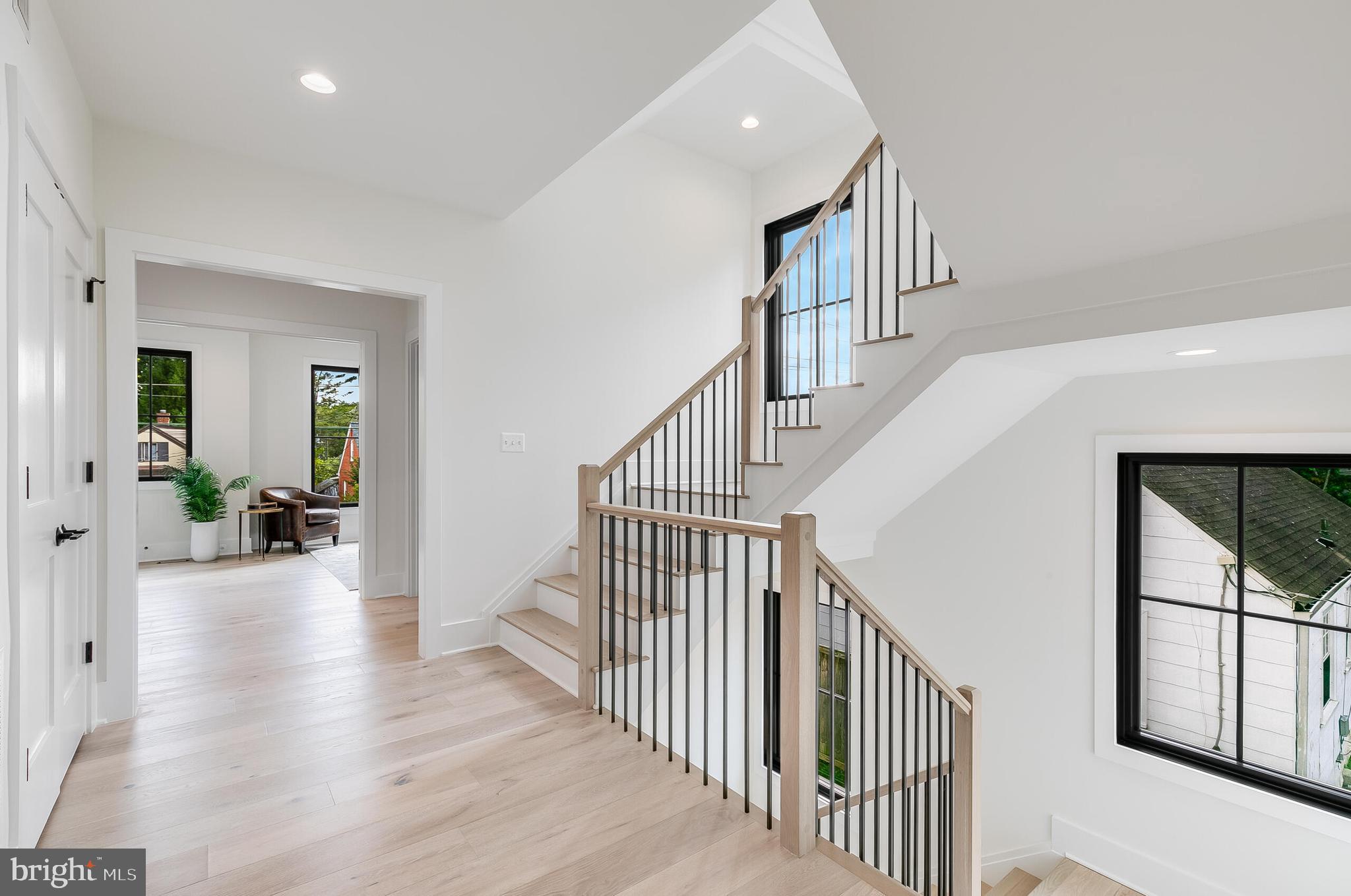 ADDISON HEIGHTS - Residential