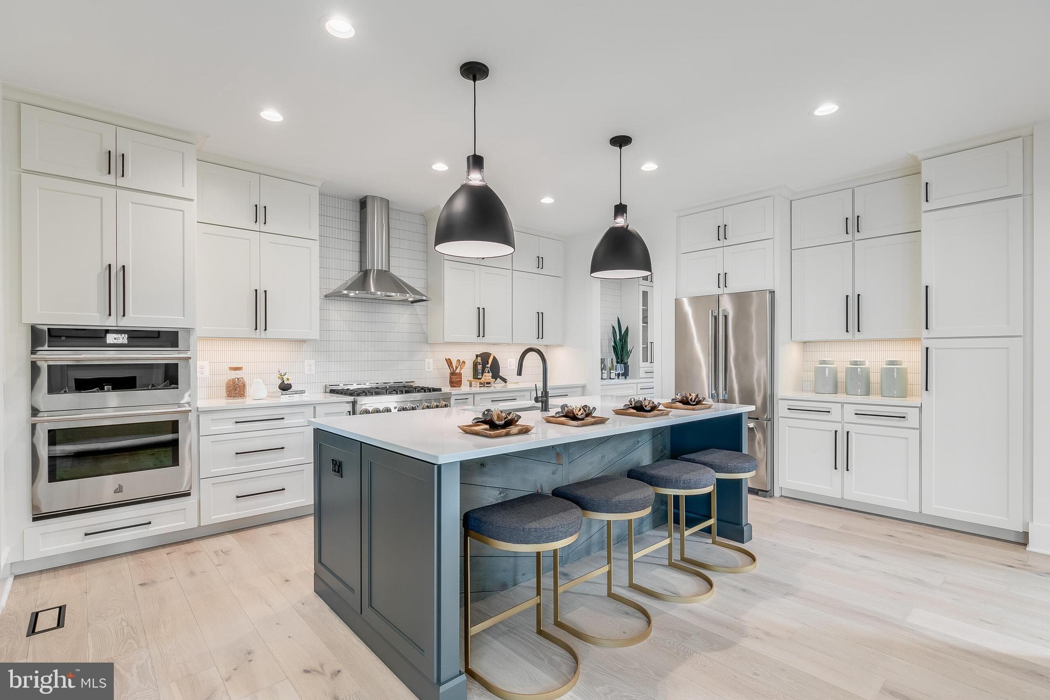 ADDISON HEIGHTS - Residential