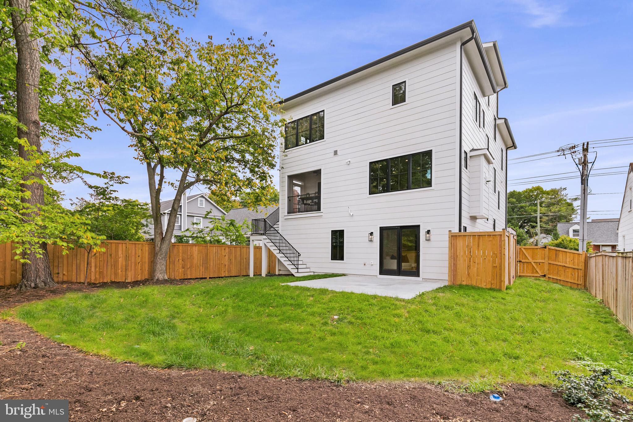 ADDISON HEIGHTS - Residential