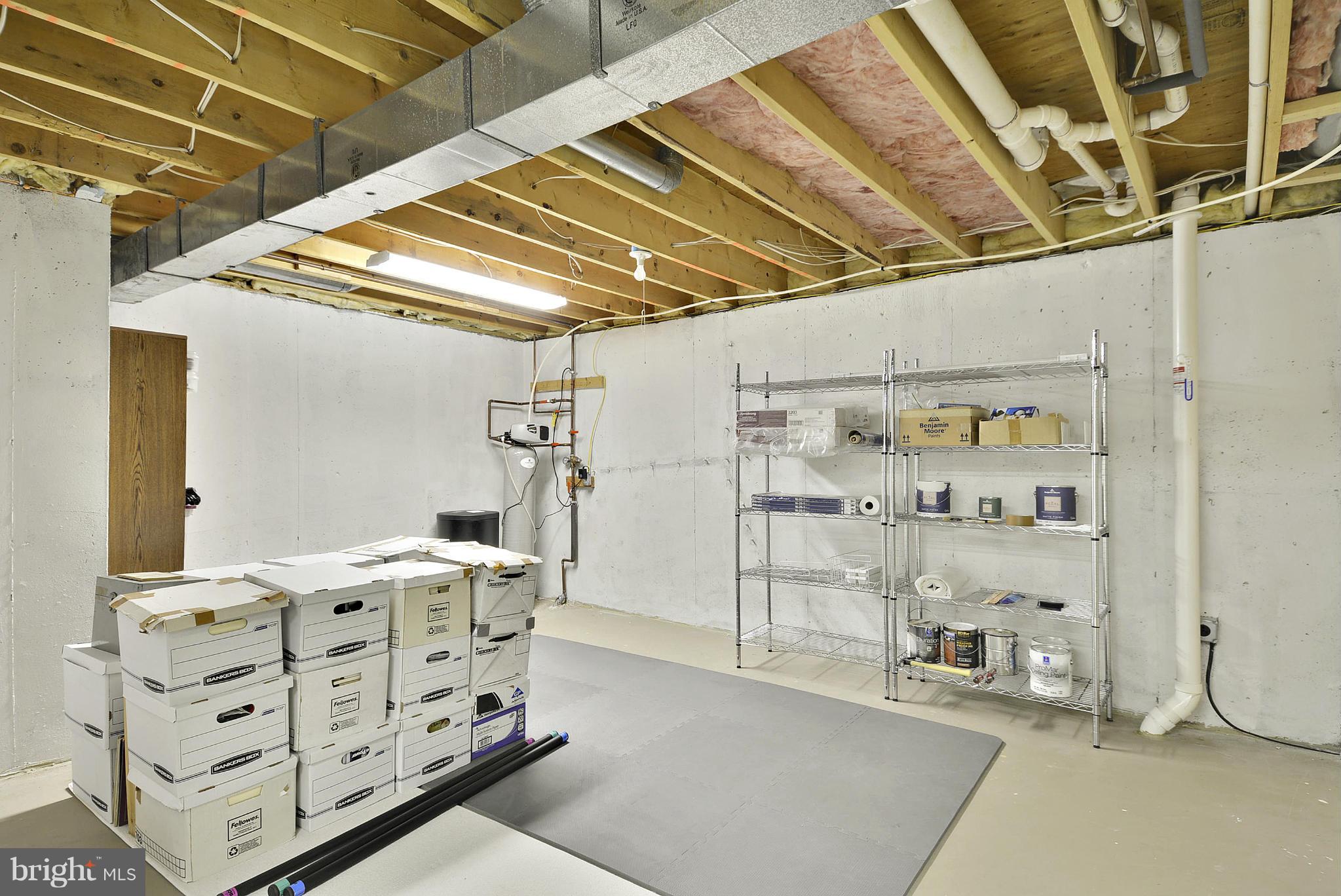 POTOMAC LAKES - Residential