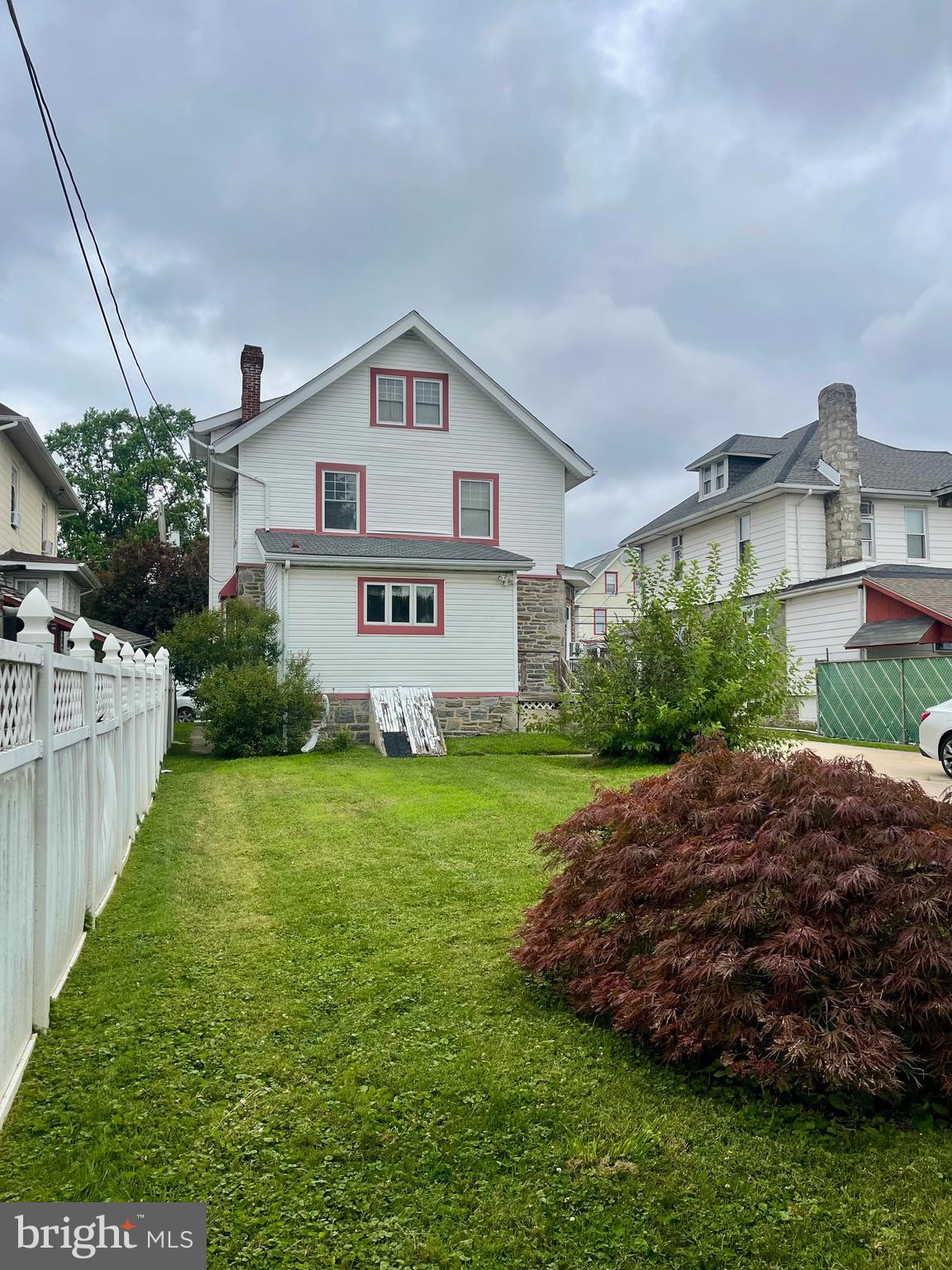 215 S CEDAR LANE
