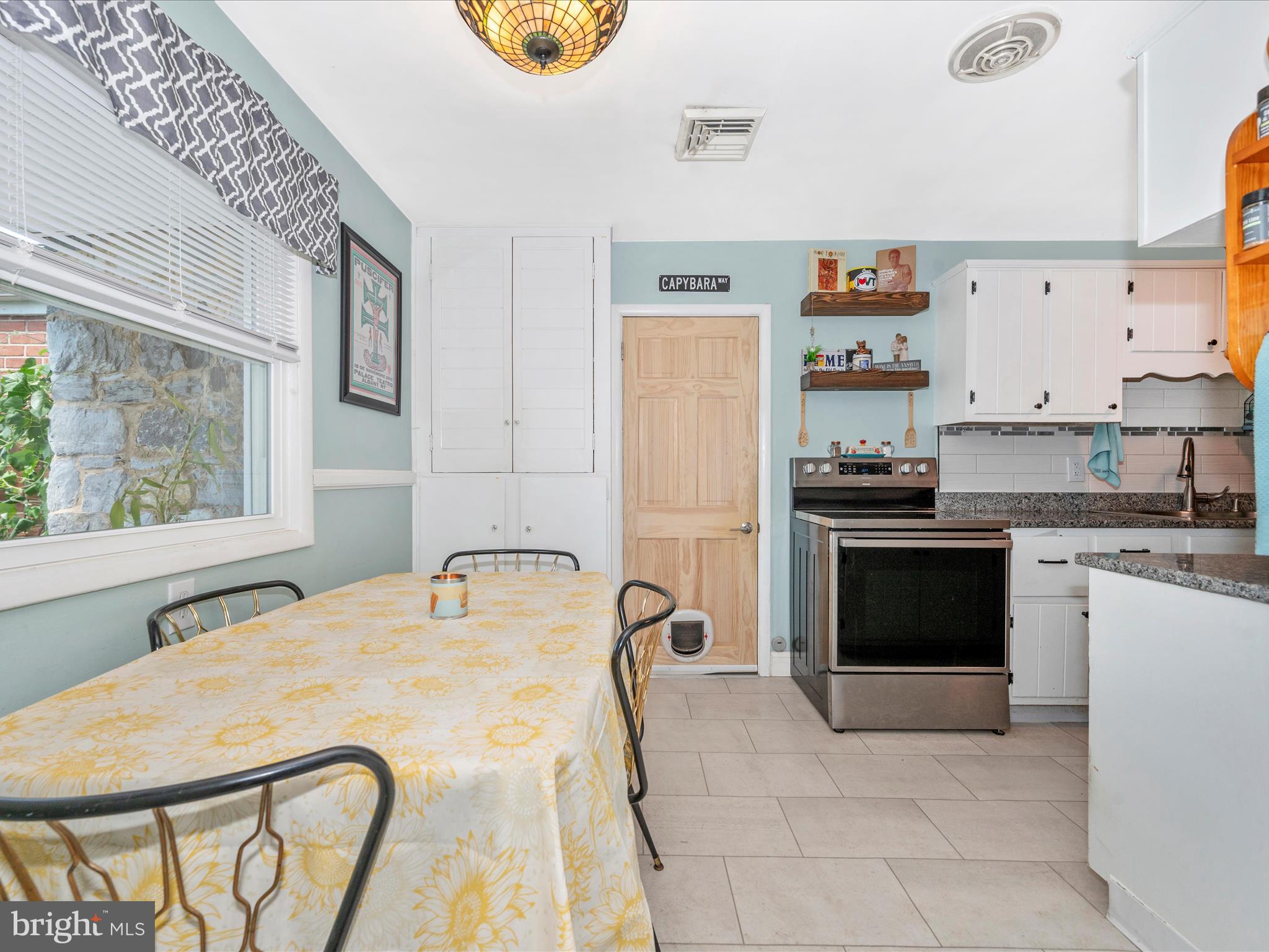 TAMMANY MANOR - Residential