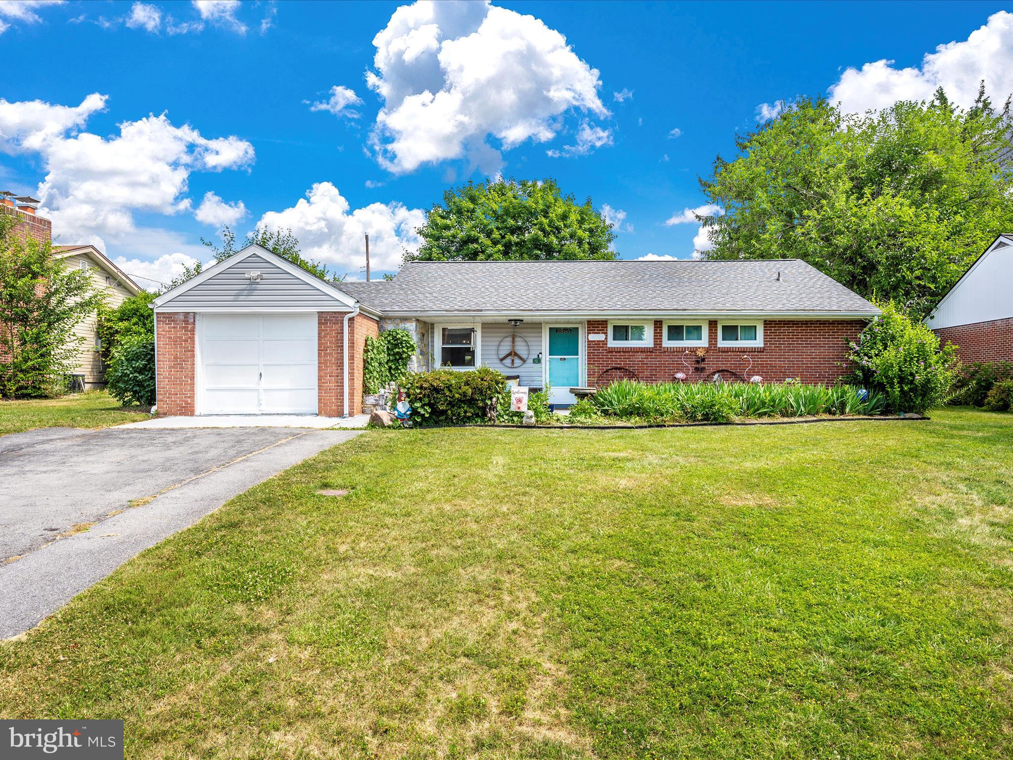 TAMMANY MANOR - Residential