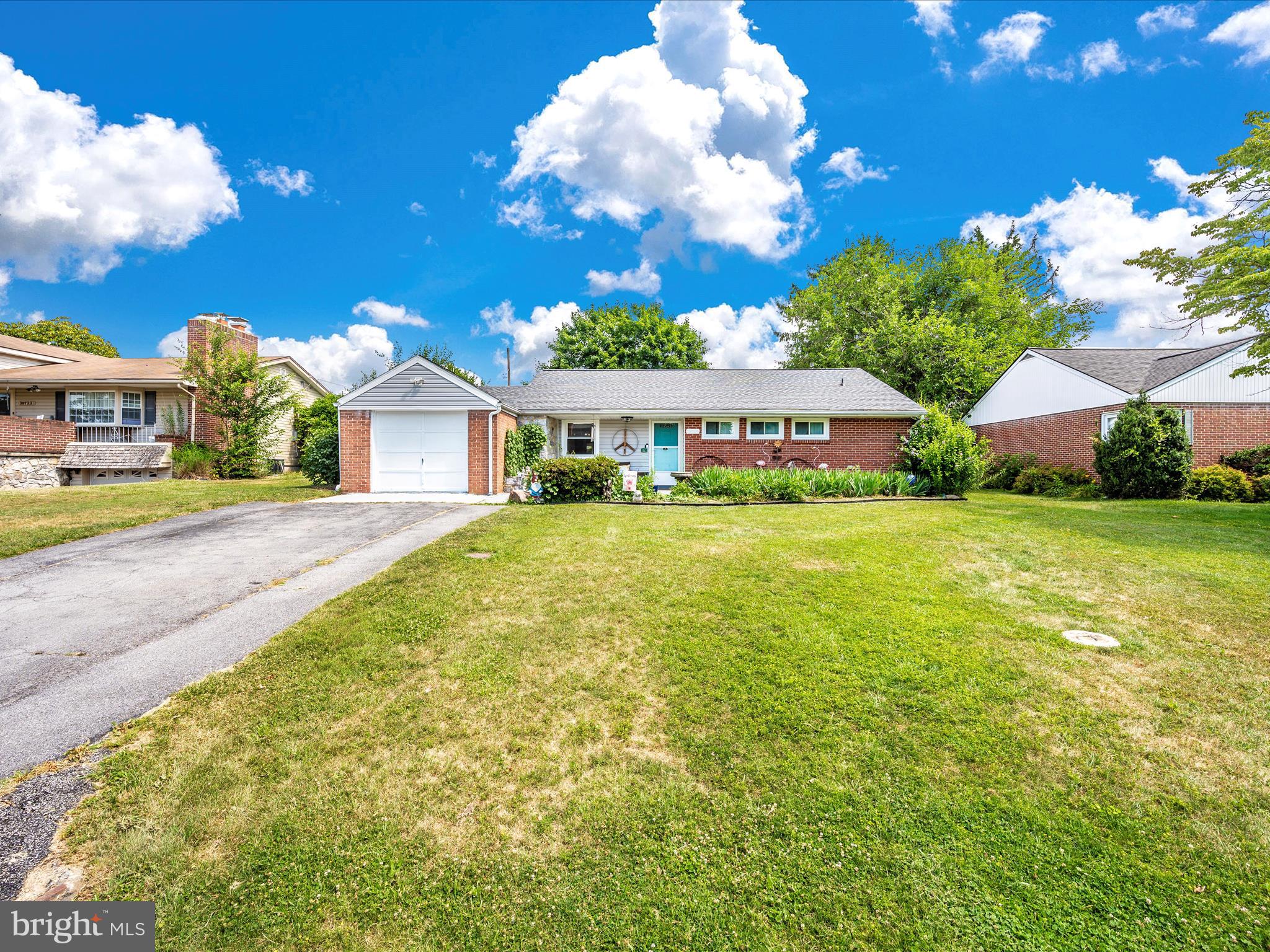 TAMMANY MANOR - Residential