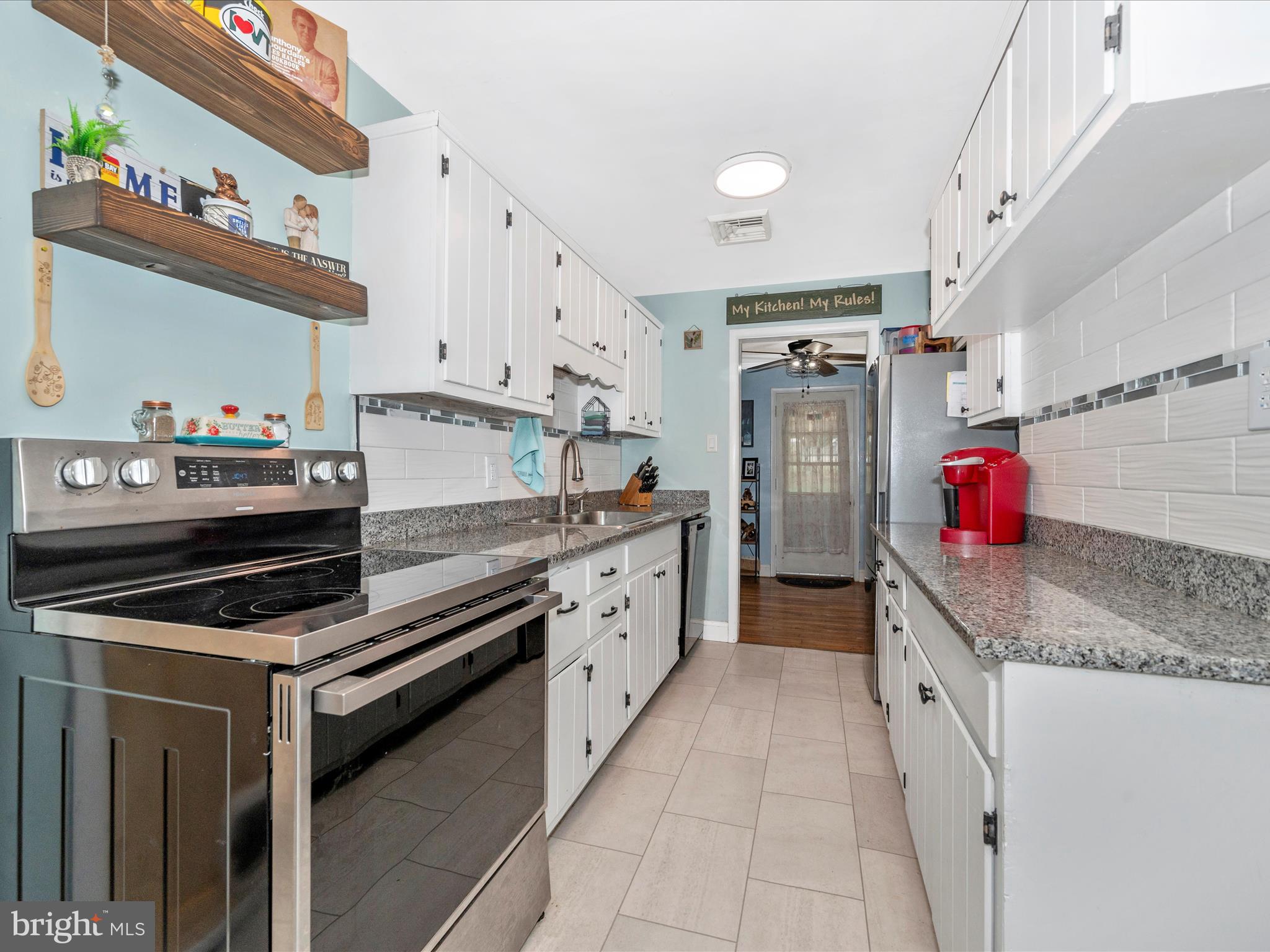 TAMMANY MANOR - Residential