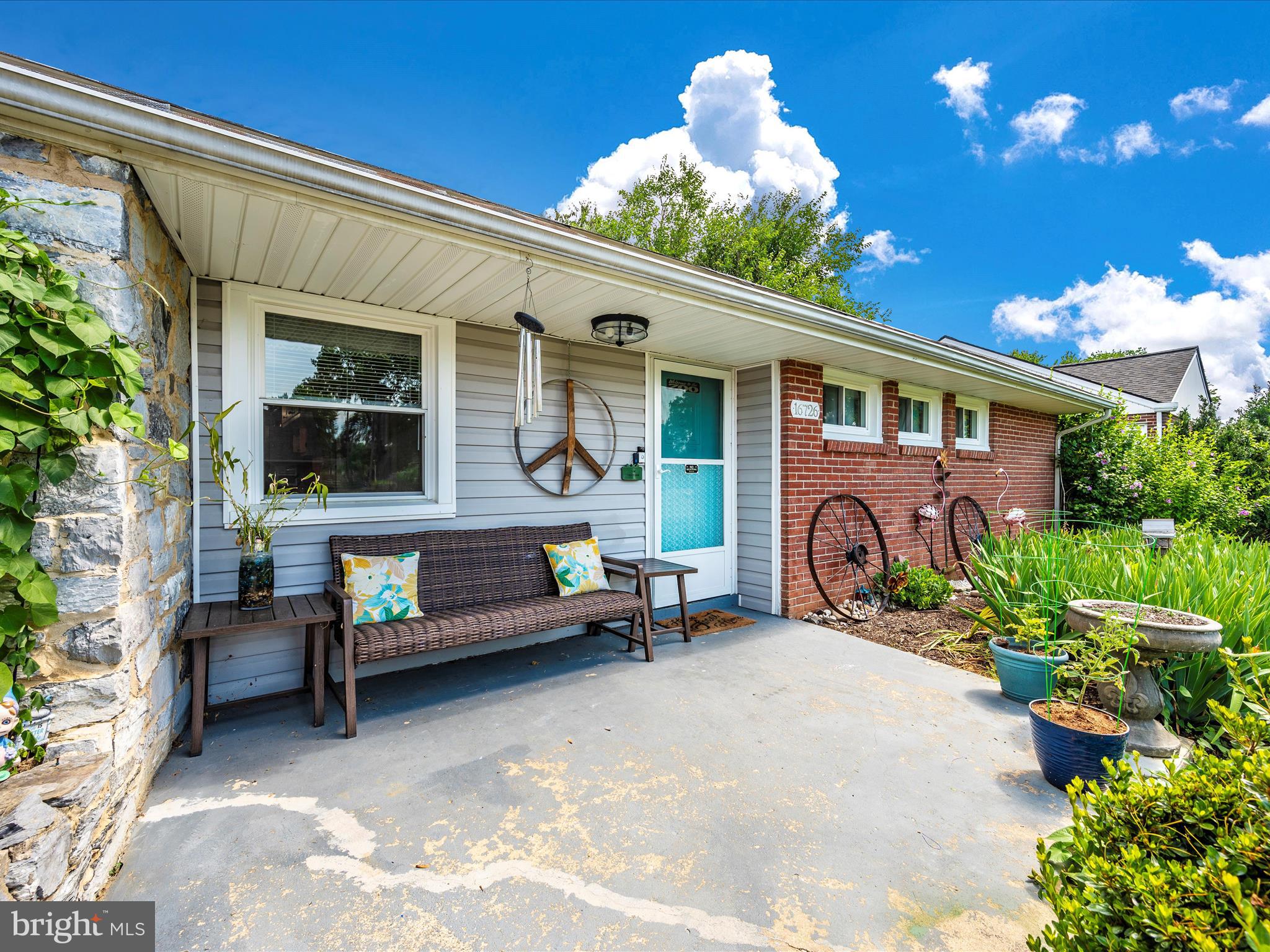 TAMMANY MANOR - Residential