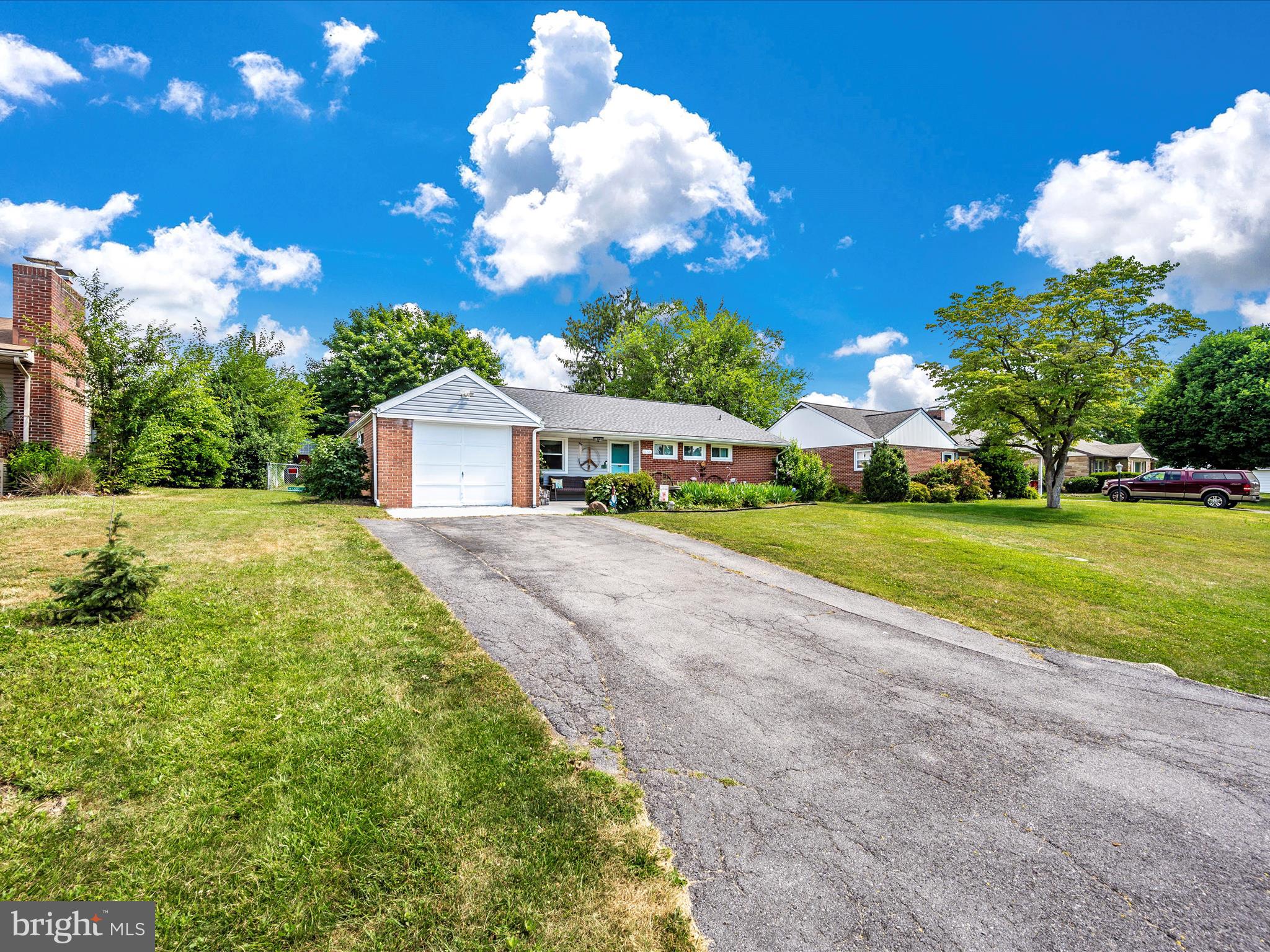 TAMMANY MANOR - Residential