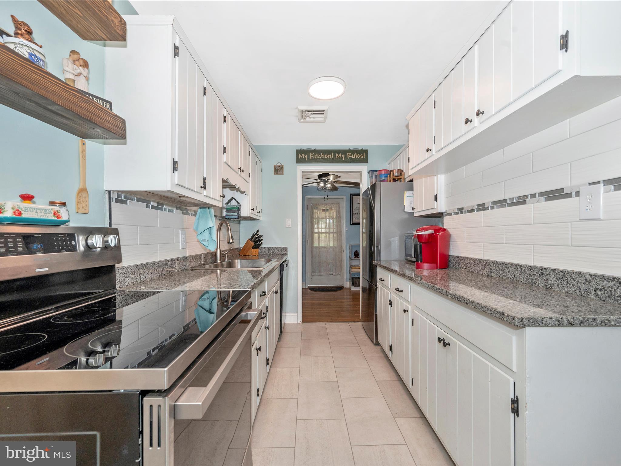 TAMMANY MANOR - Residential