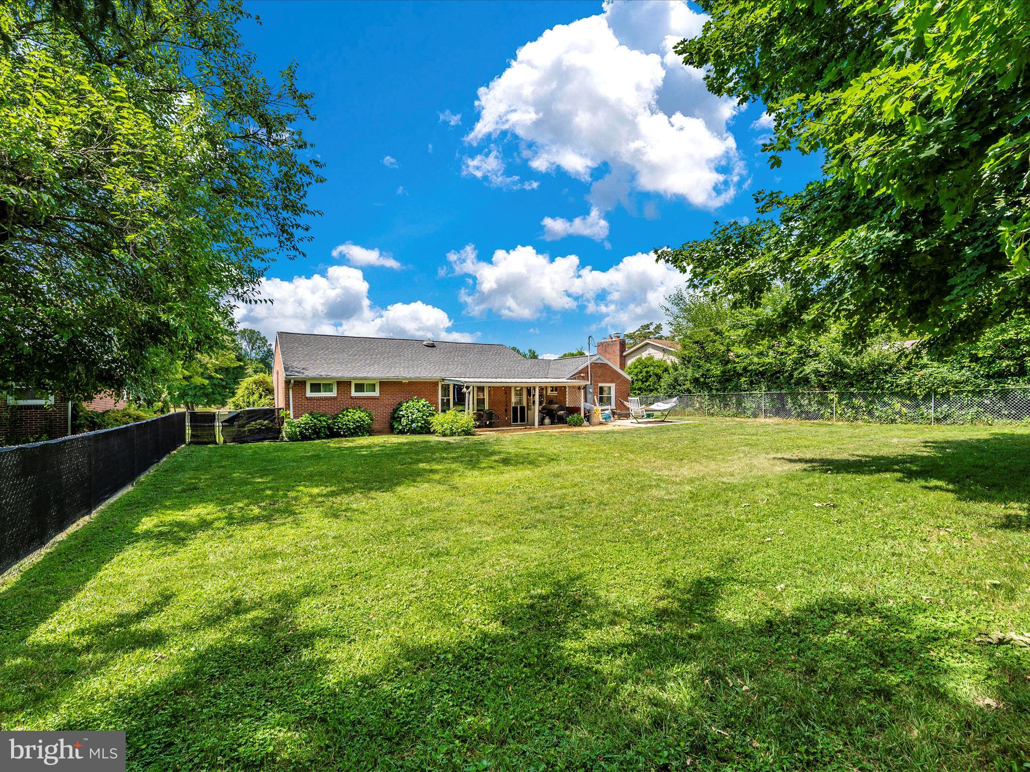 TAMMANY MANOR - Residential