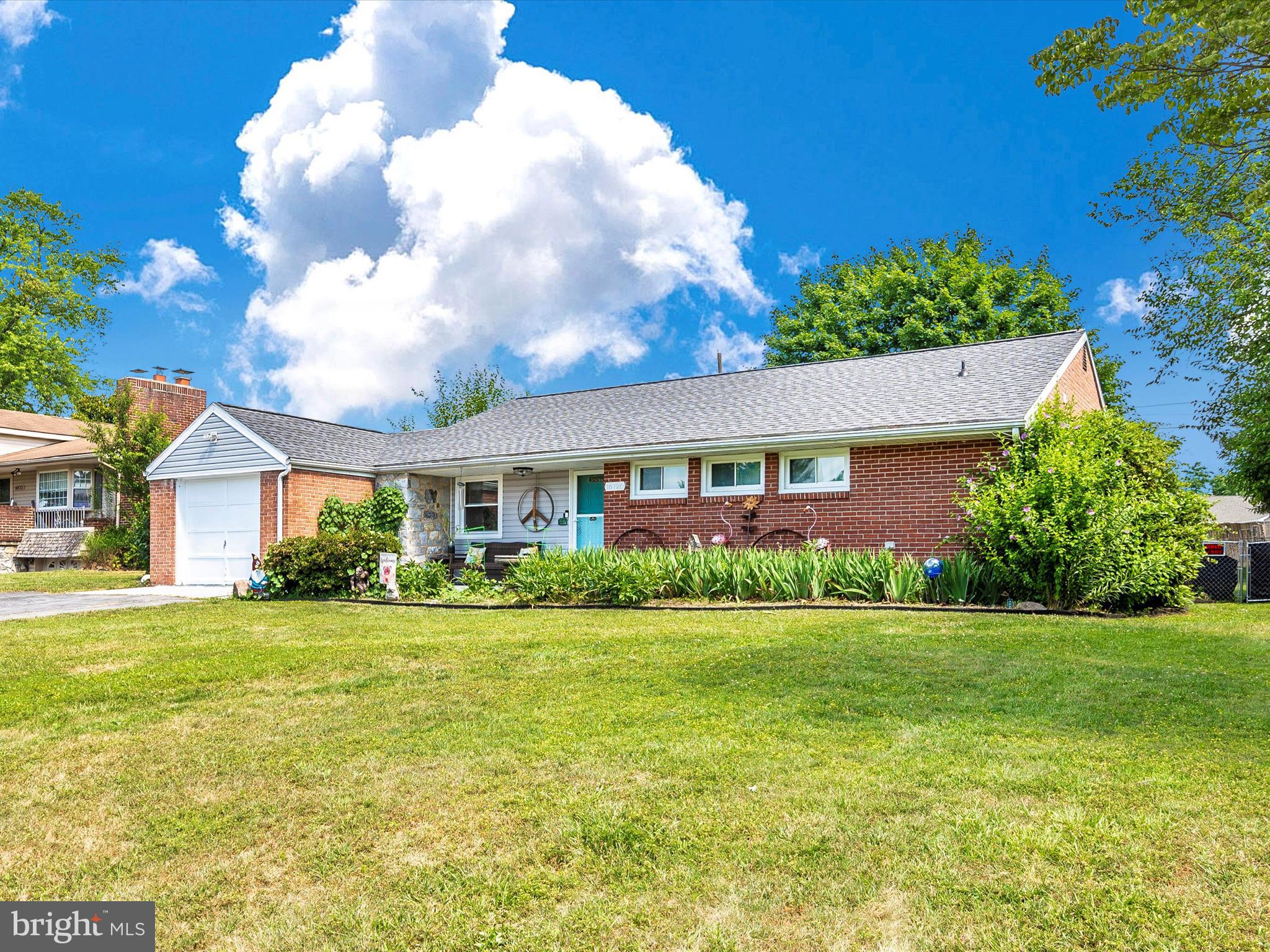 TAMMANY MANOR - Residential