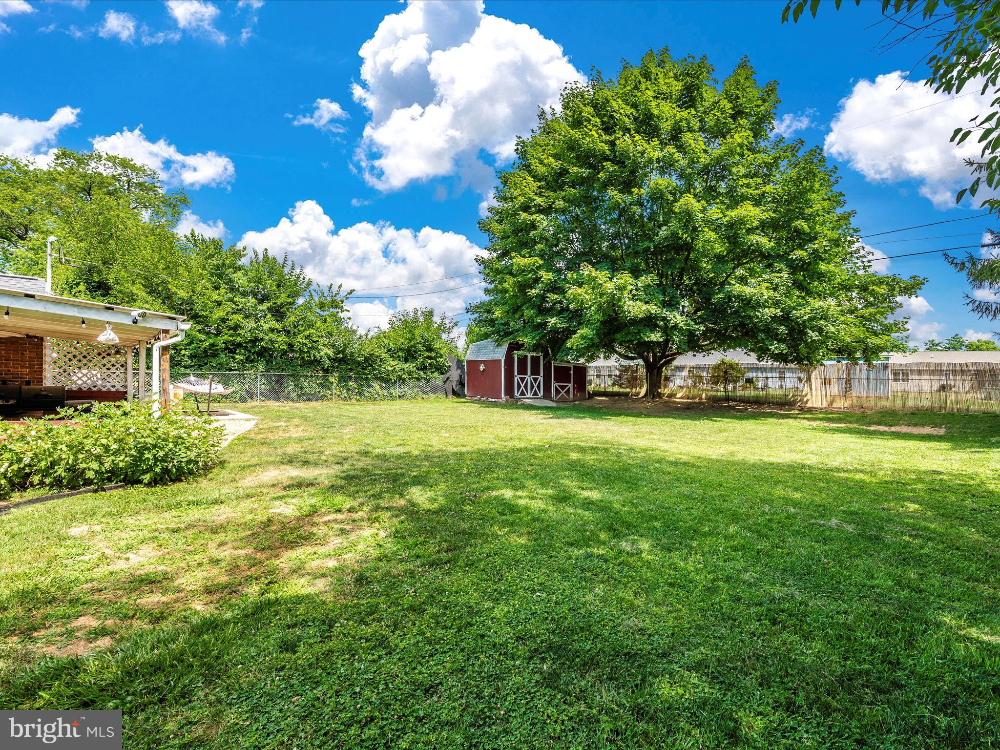 TAMMANY MANOR - Residential