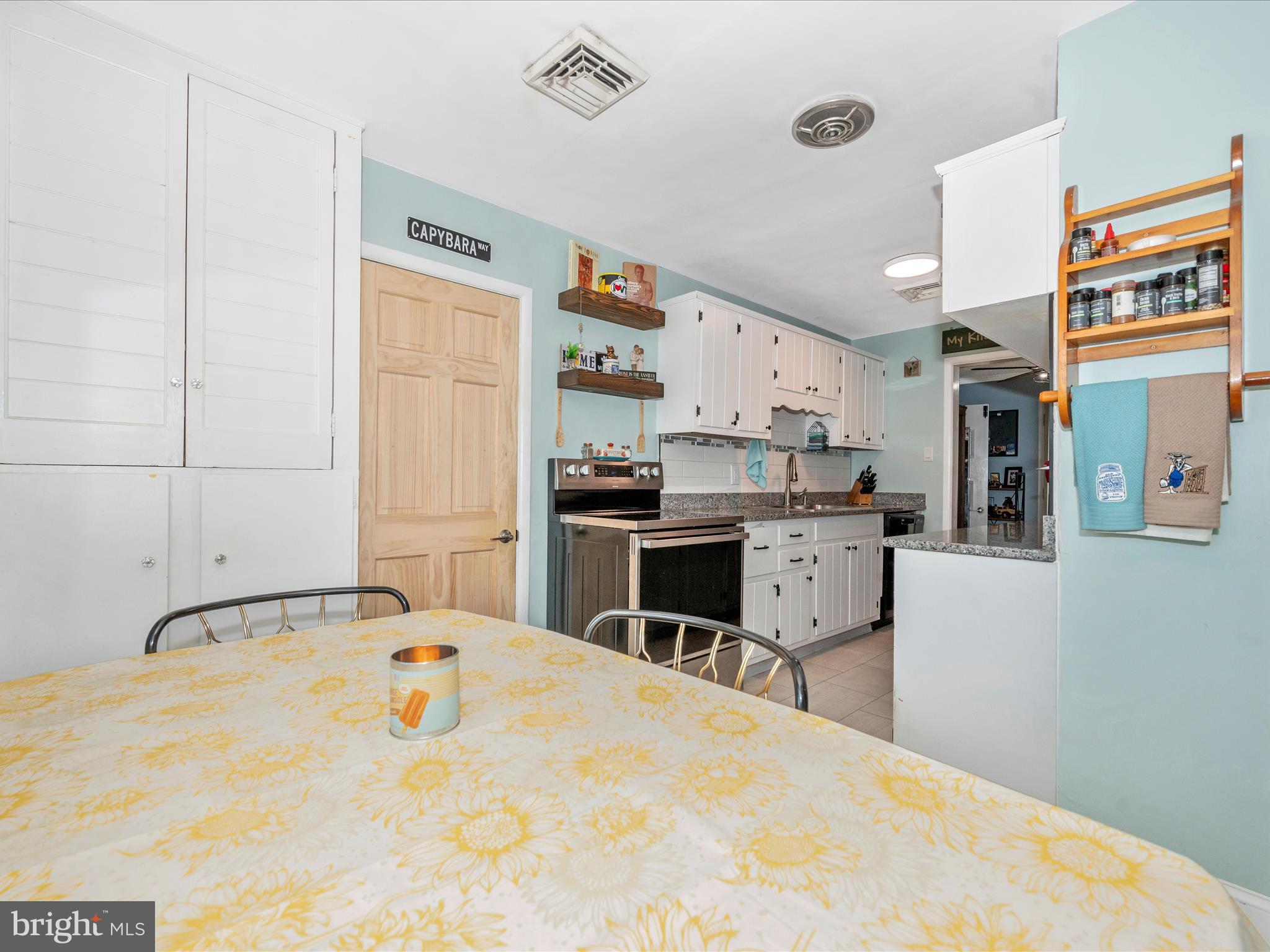 TAMMANY MANOR - Residential