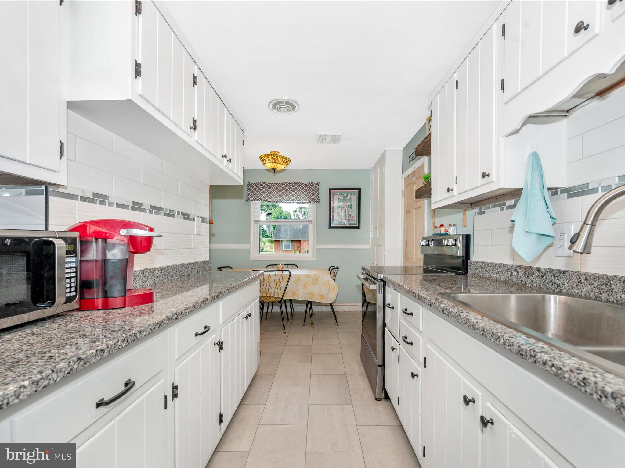 TAMMANY MANOR - Residential