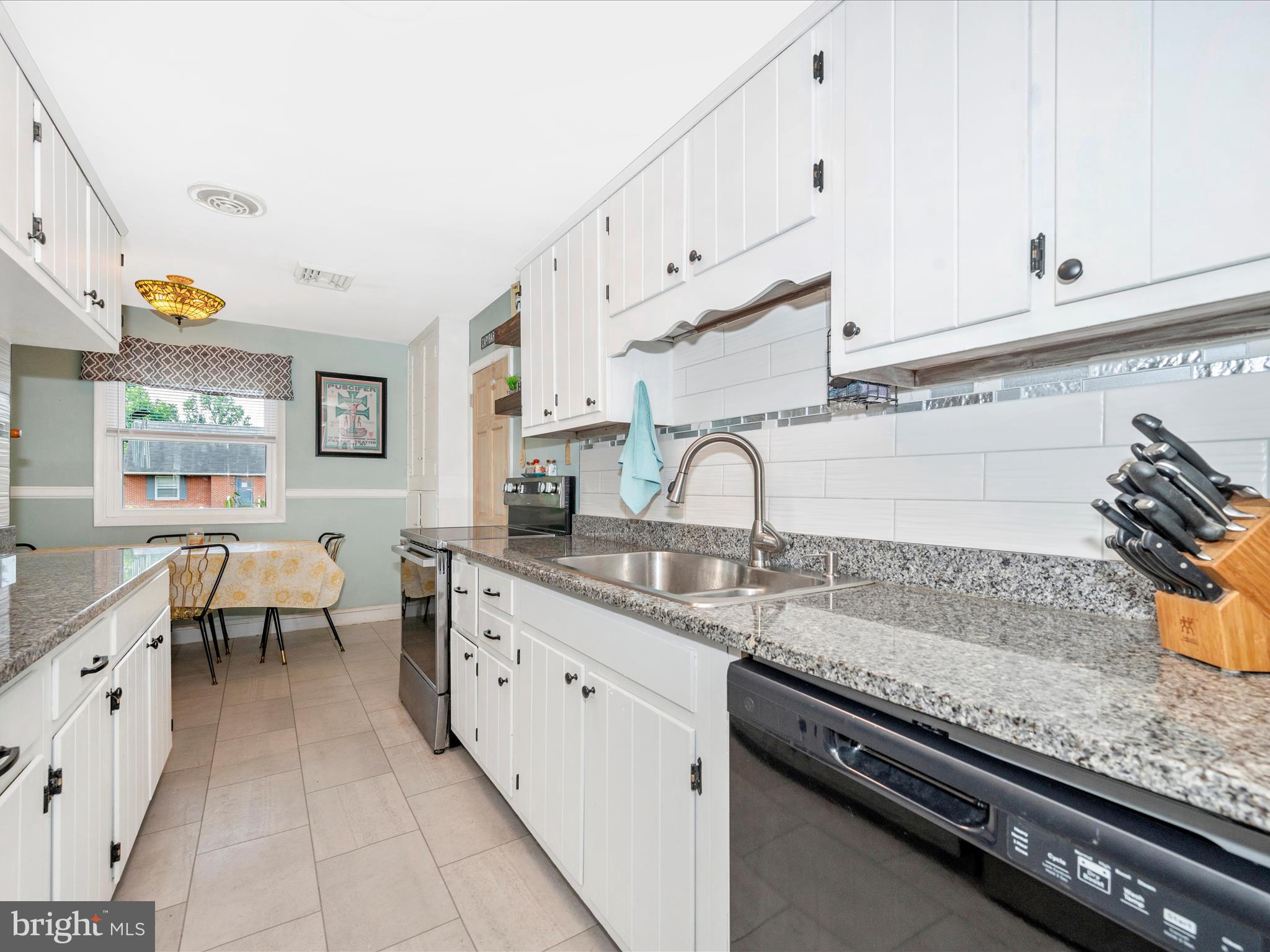 TAMMANY MANOR - Residential