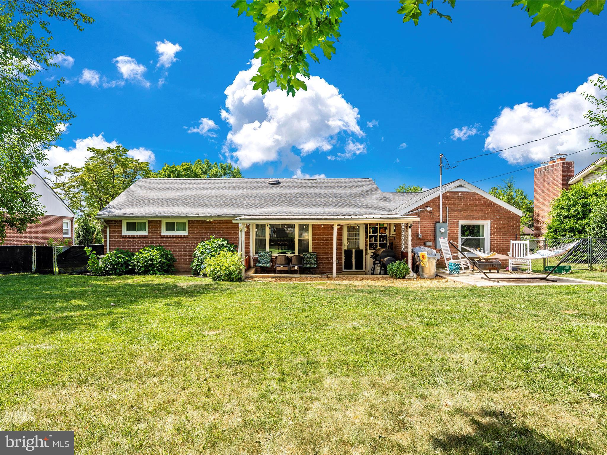 TAMMANY MANOR - Residential