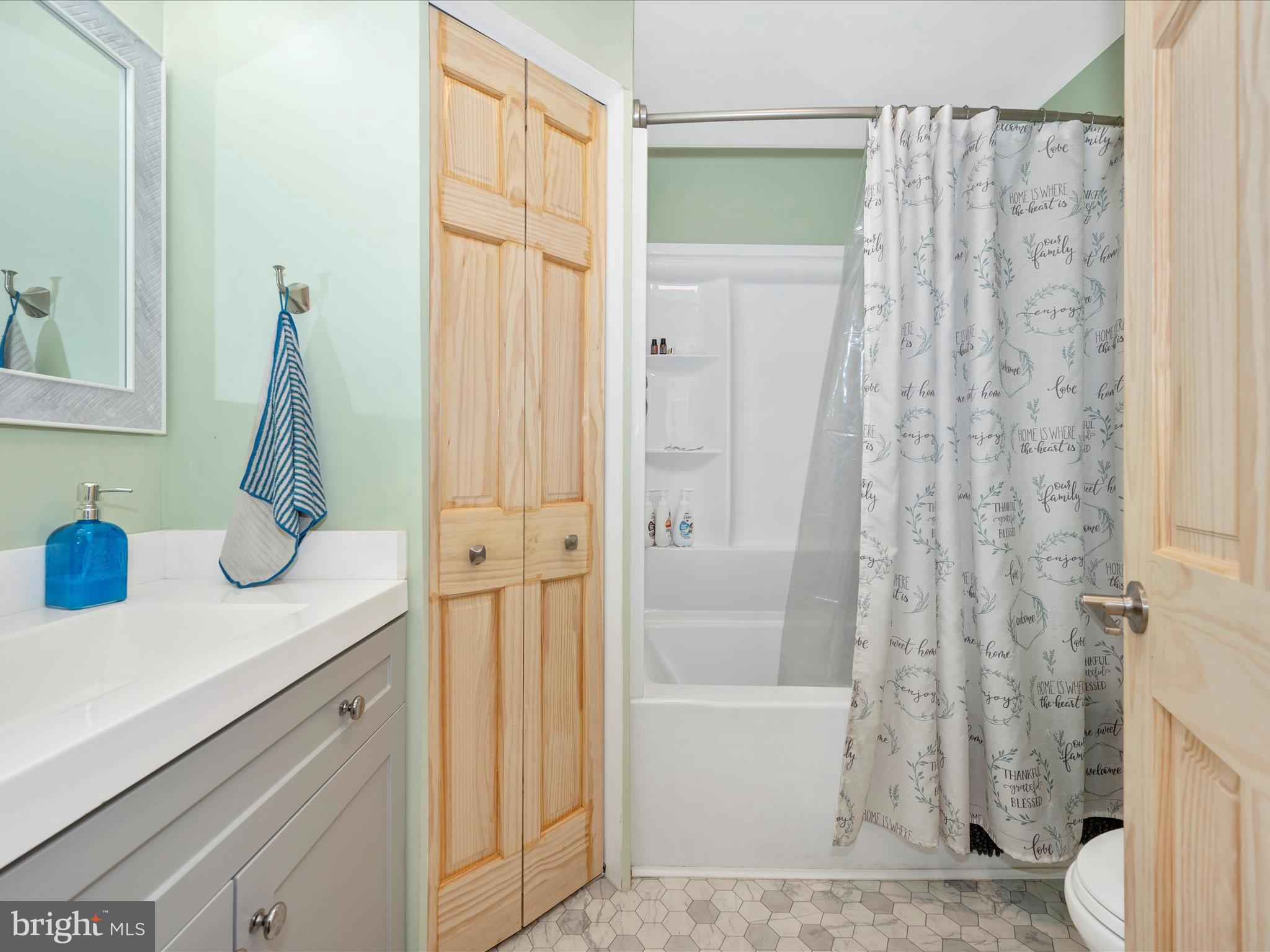 TAMMANY MANOR - Residential