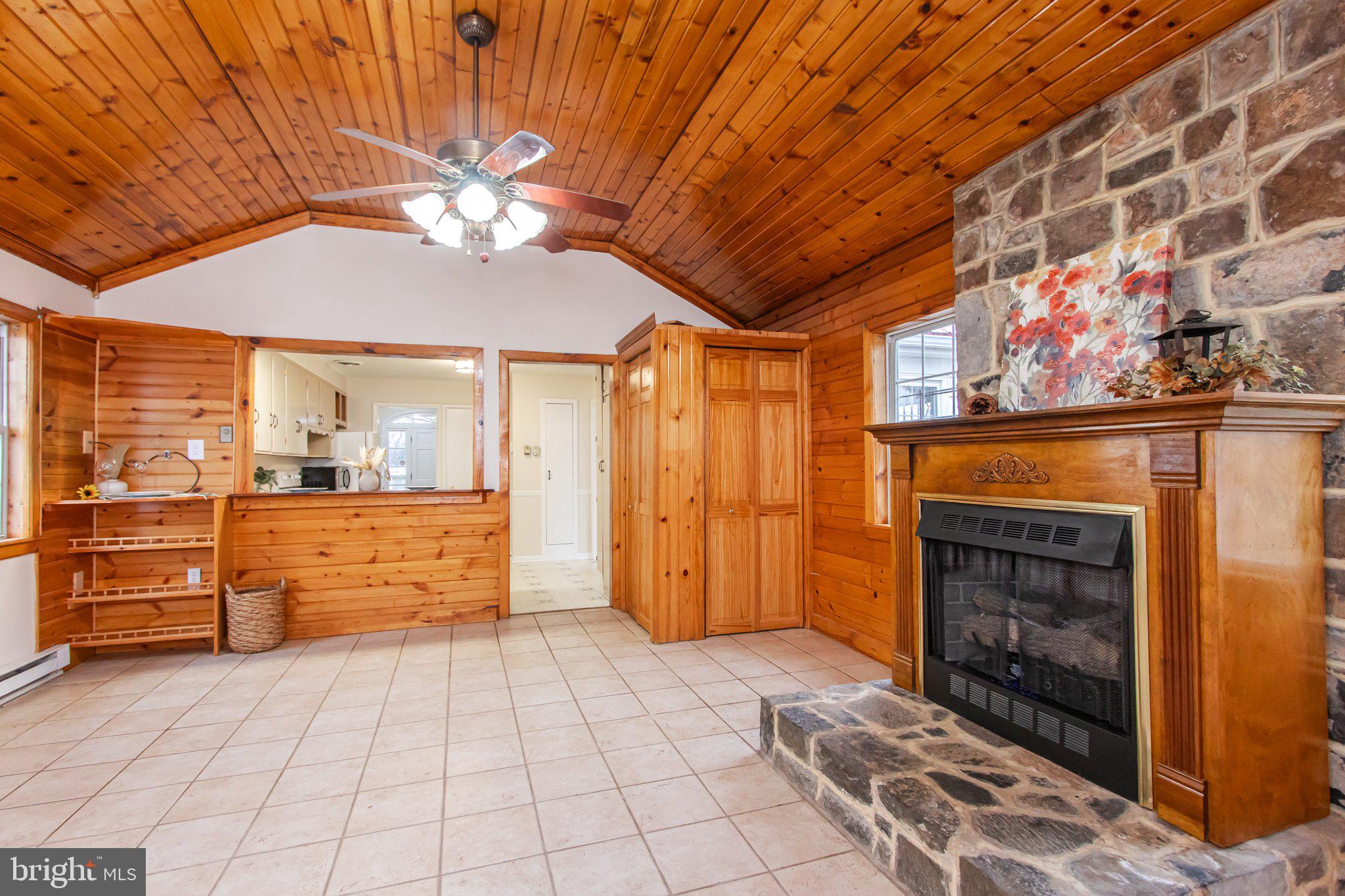 FOREST HILLS - Residential