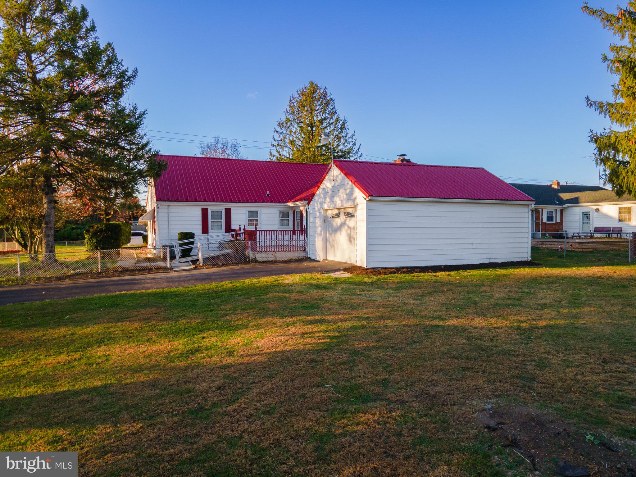 FOREST HILLS - Residential