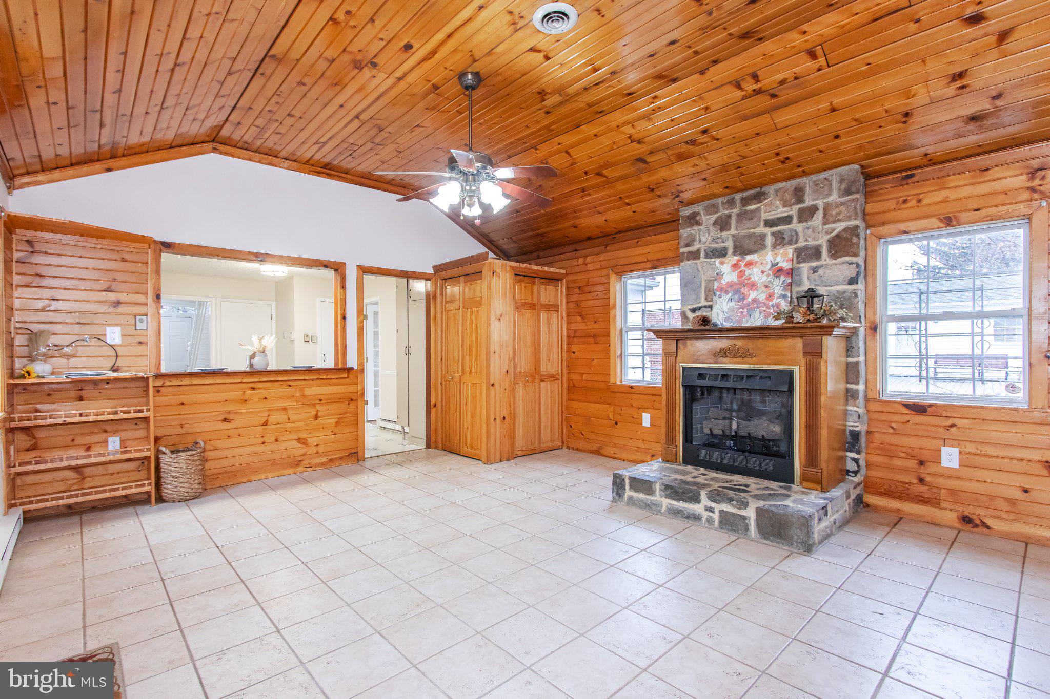 FOREST HILLS - Residential