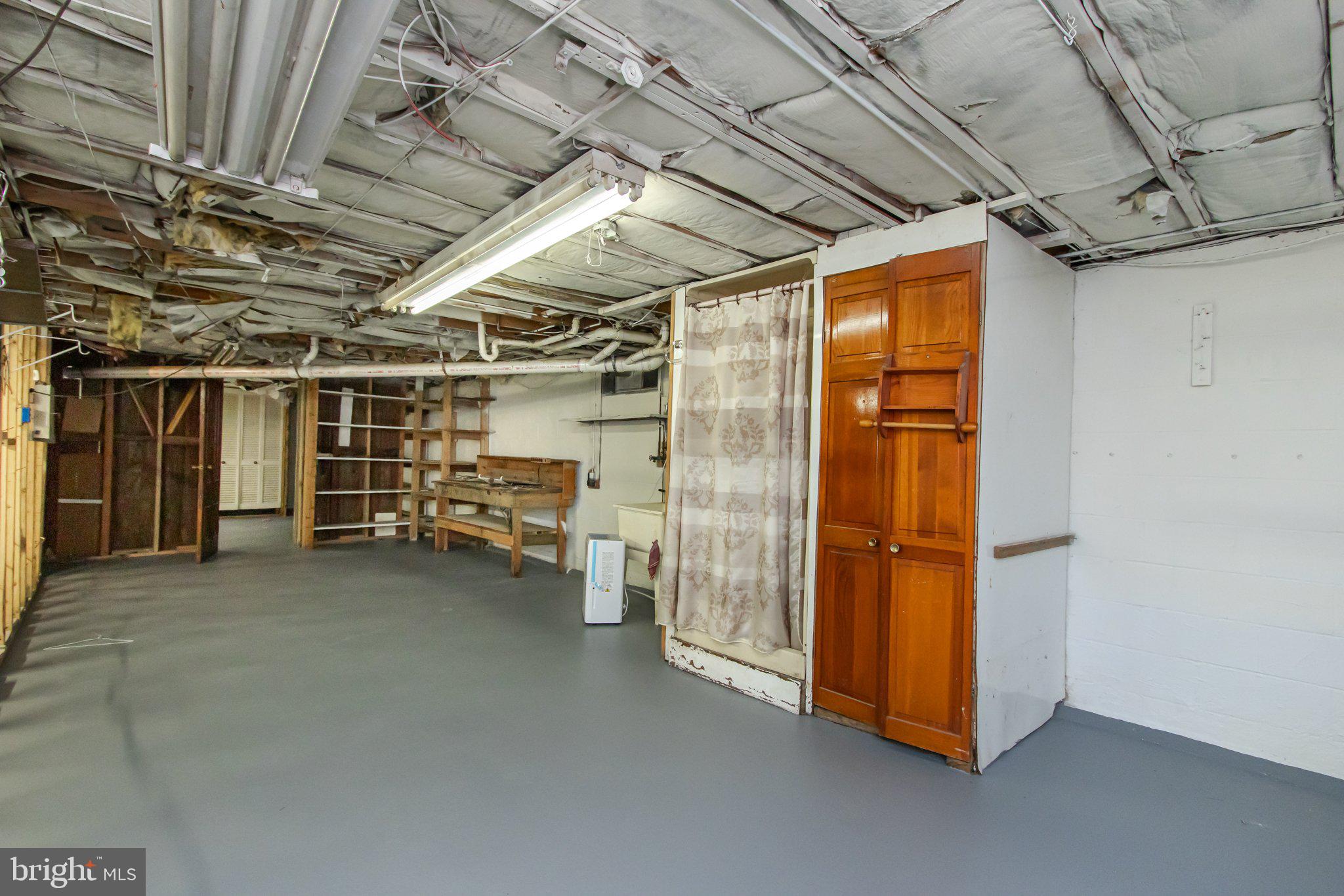 FOREST HILLS - Residential