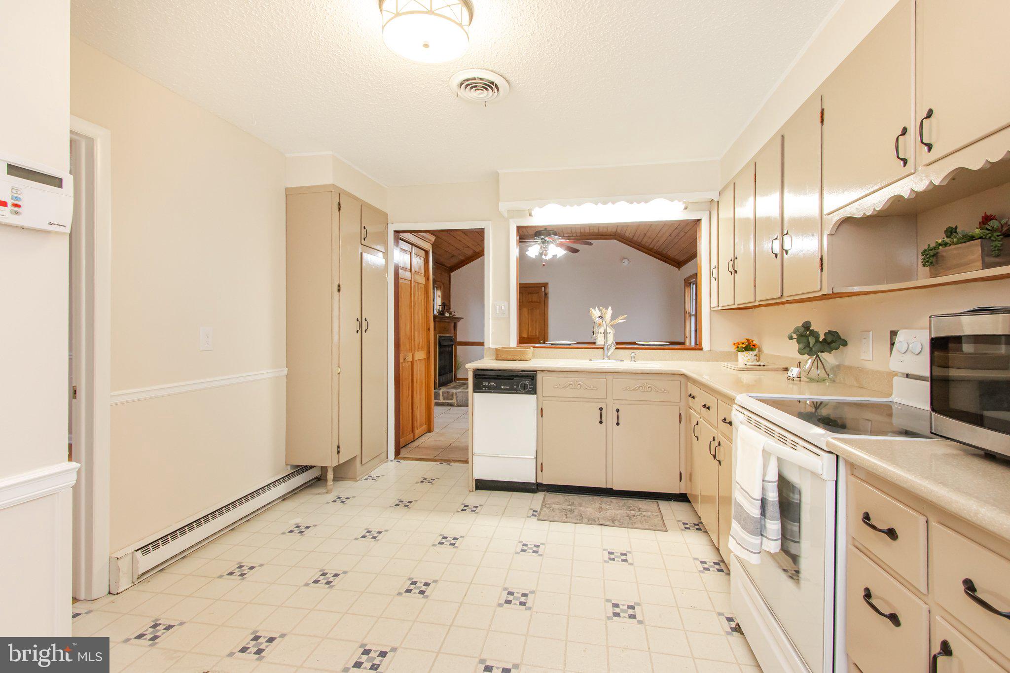 FOREST HILLS - Residential