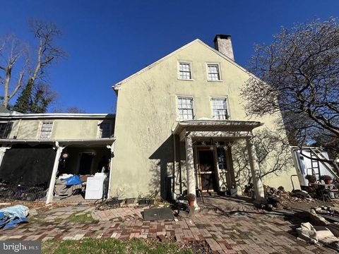 Townhouse For Sale - 145 W Queen Lane<br/> PHILADELPHIA, PA 19144